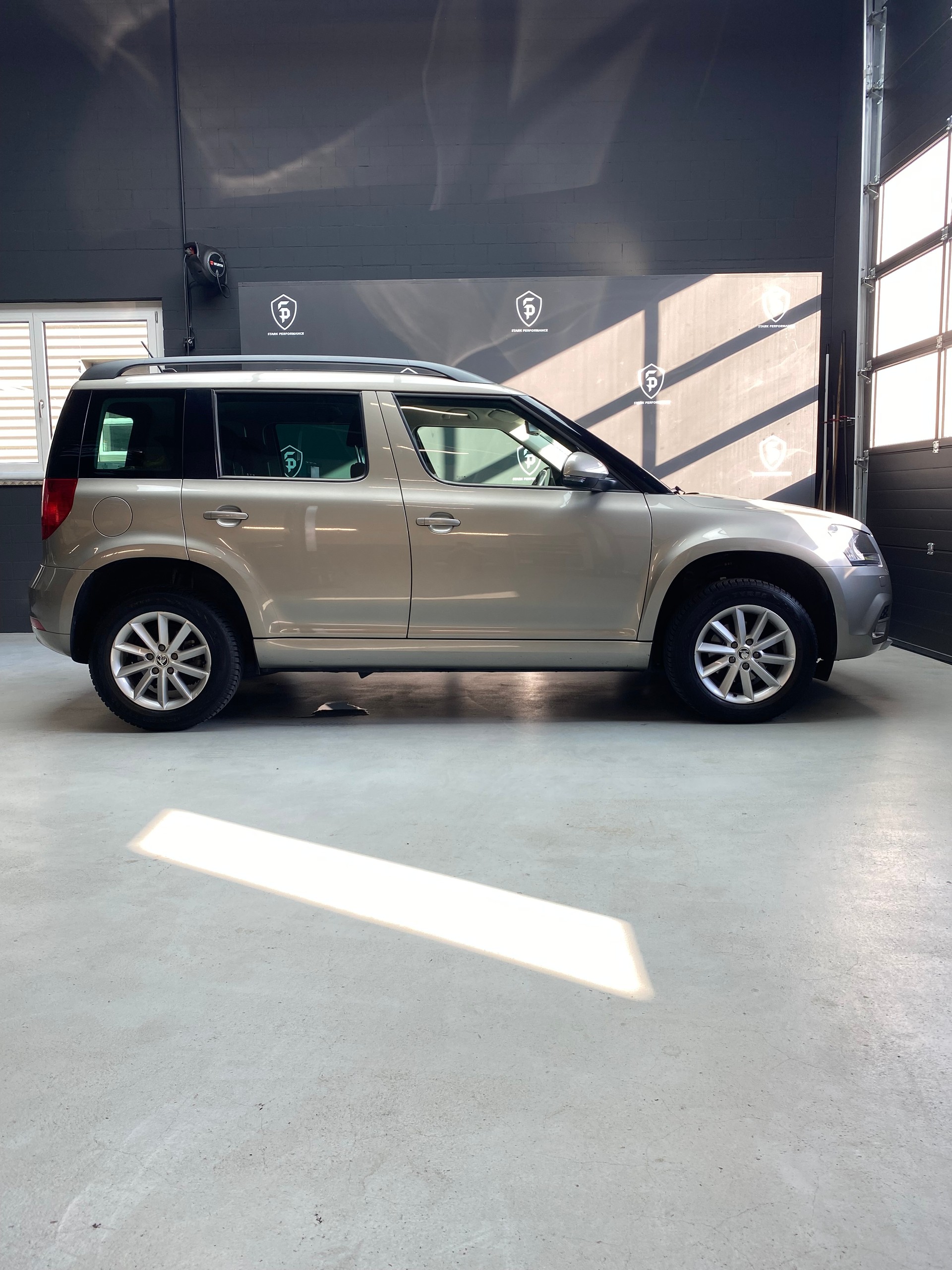 SKODA Yeti 1.4 TSI Elegance DSG-image-4