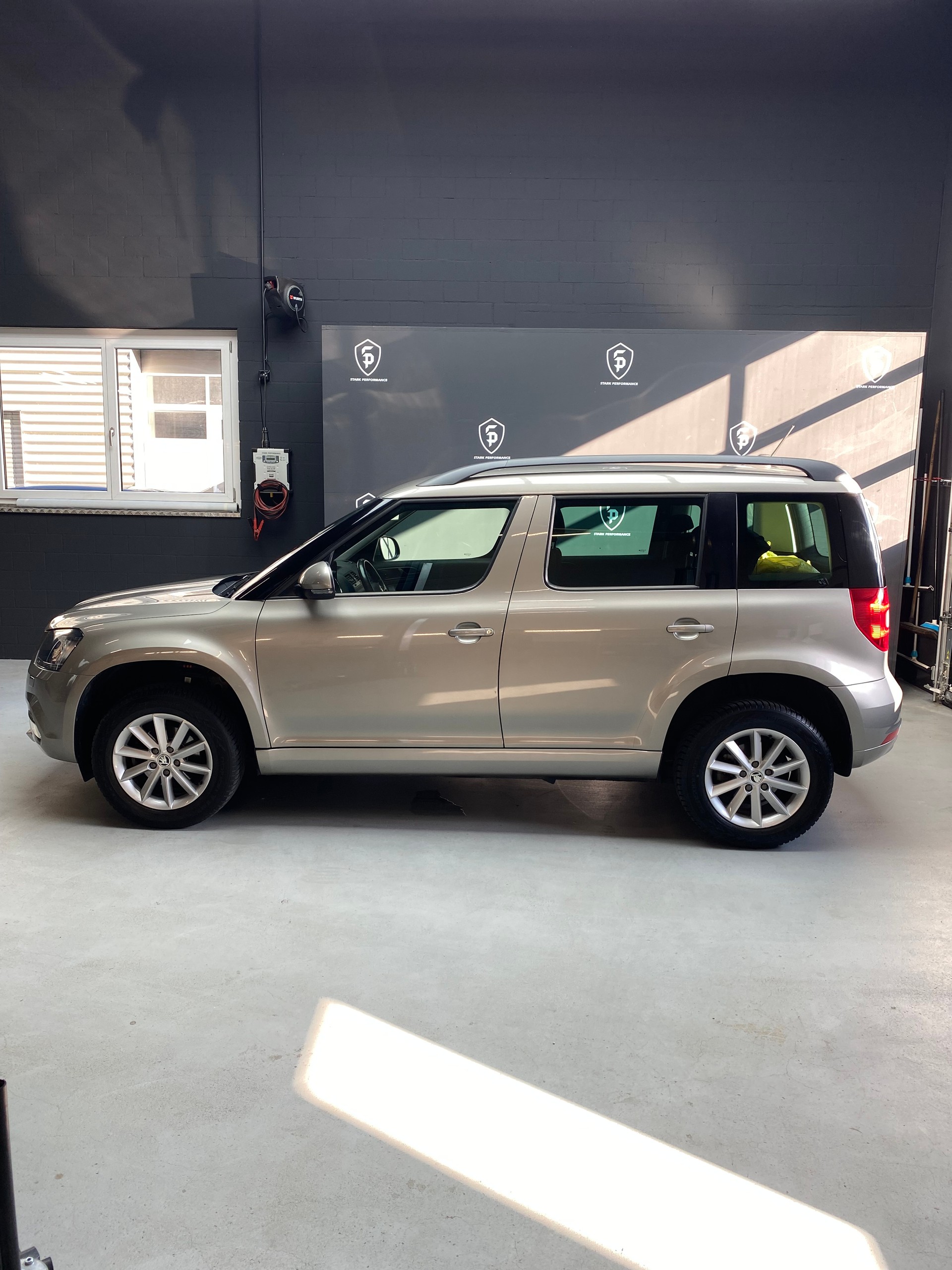 SKODA Yeti 1.4 TSI Elegance DSG-image-2