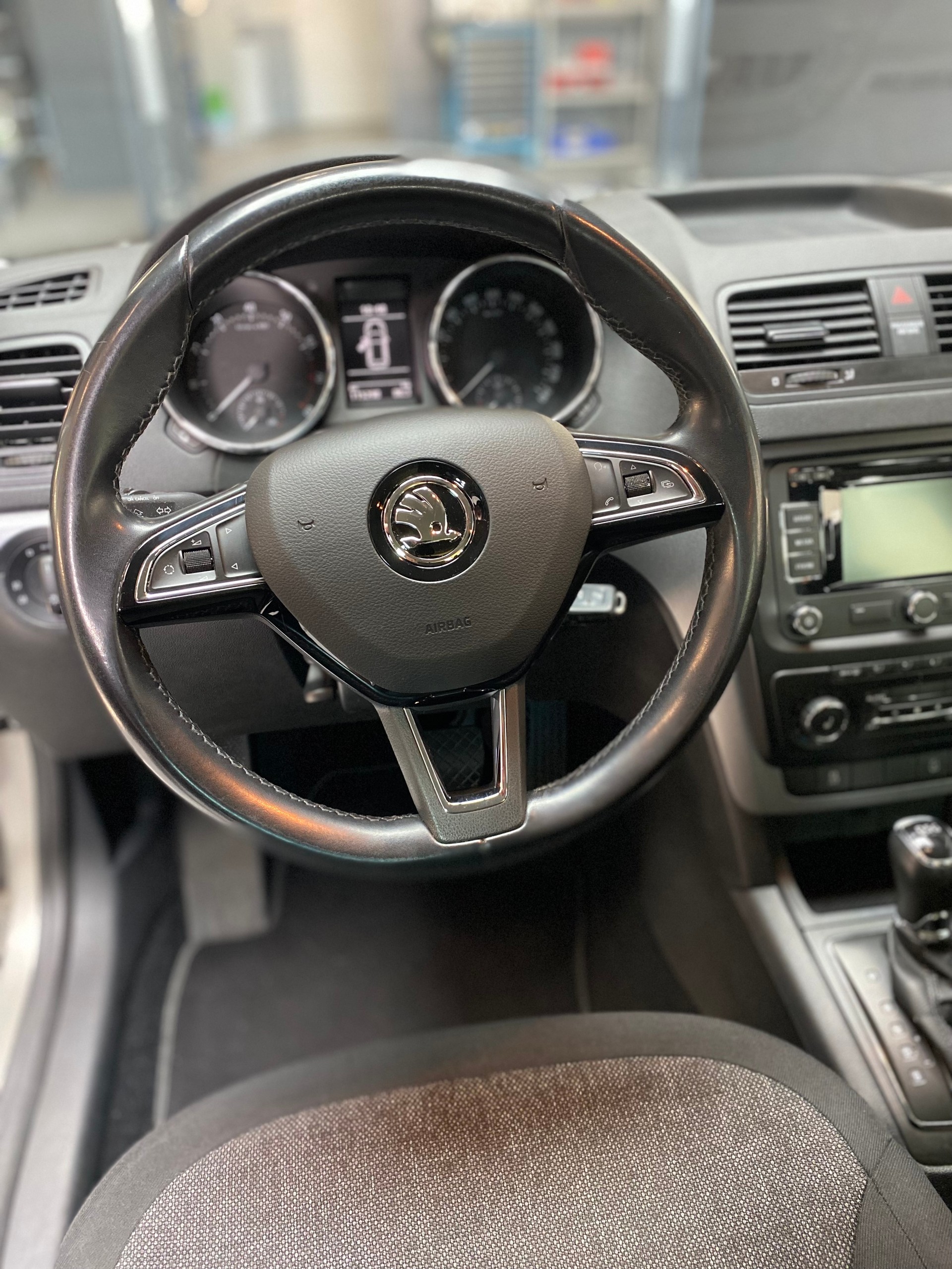 SKODA Yeti 1.4 TSI Elegance DSG-image-6