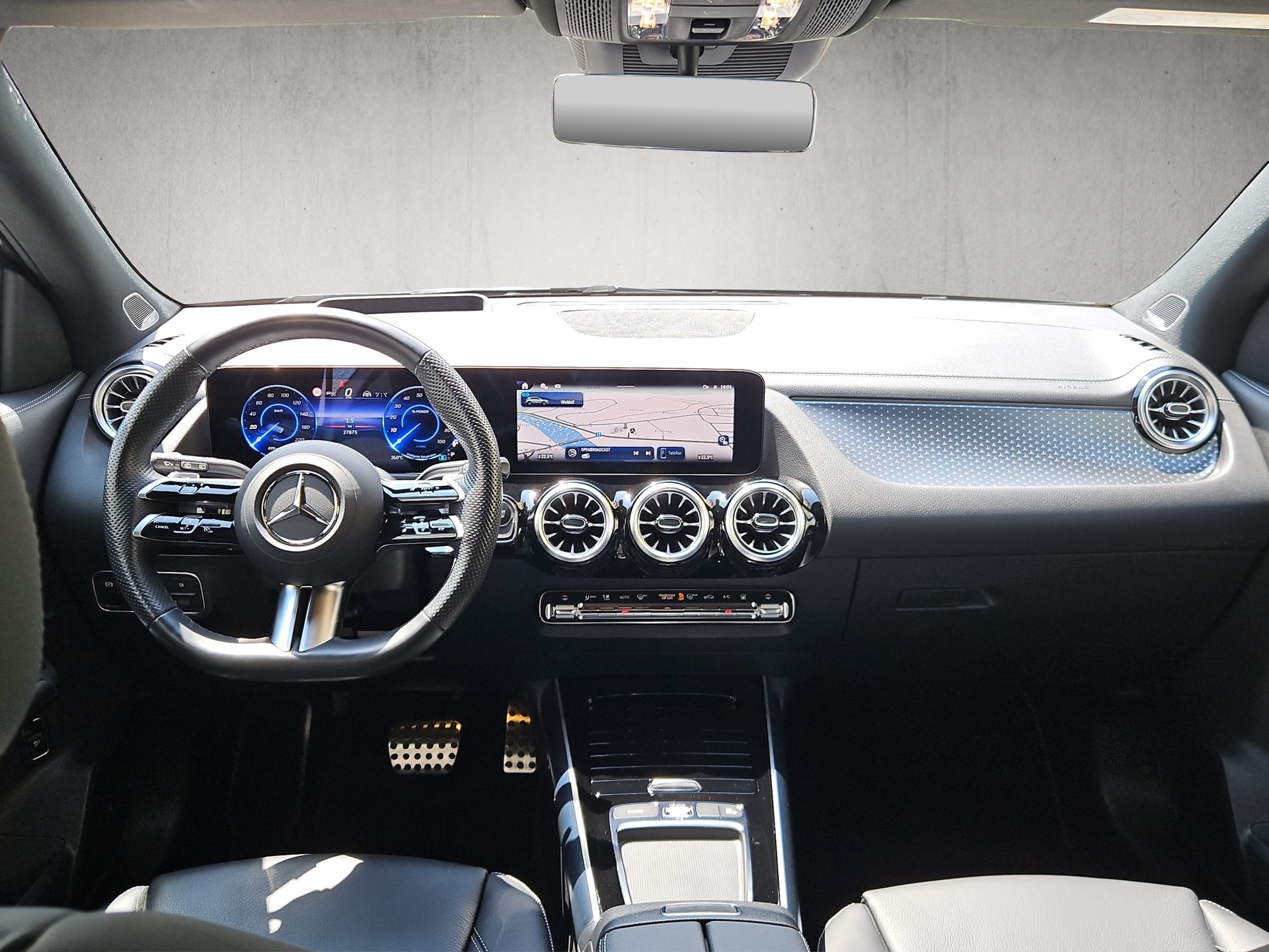 MERCEDES-BENZ EQA 350 Swiss Star AMG Line 4matic-image-12