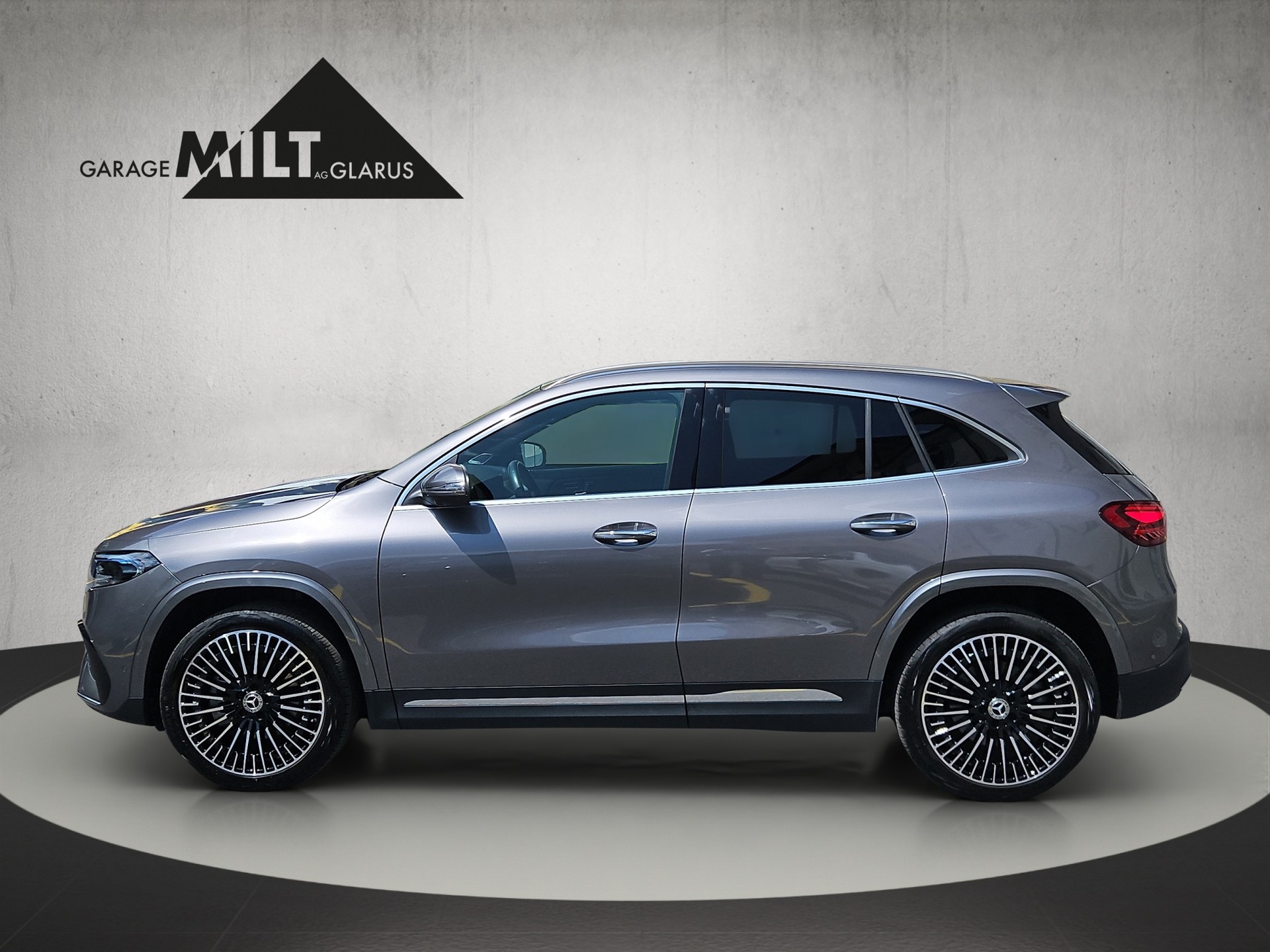 MERCEDES-BENZ EQA 350 Swiss Star AMG Line 4matic-image-4