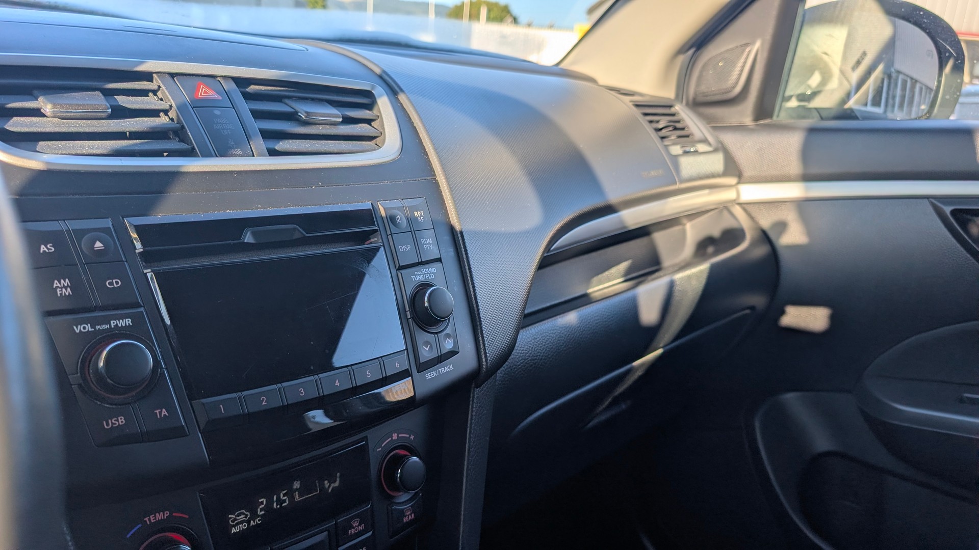 SUZUKI Swift 1.2i 16V GL Top-image-9