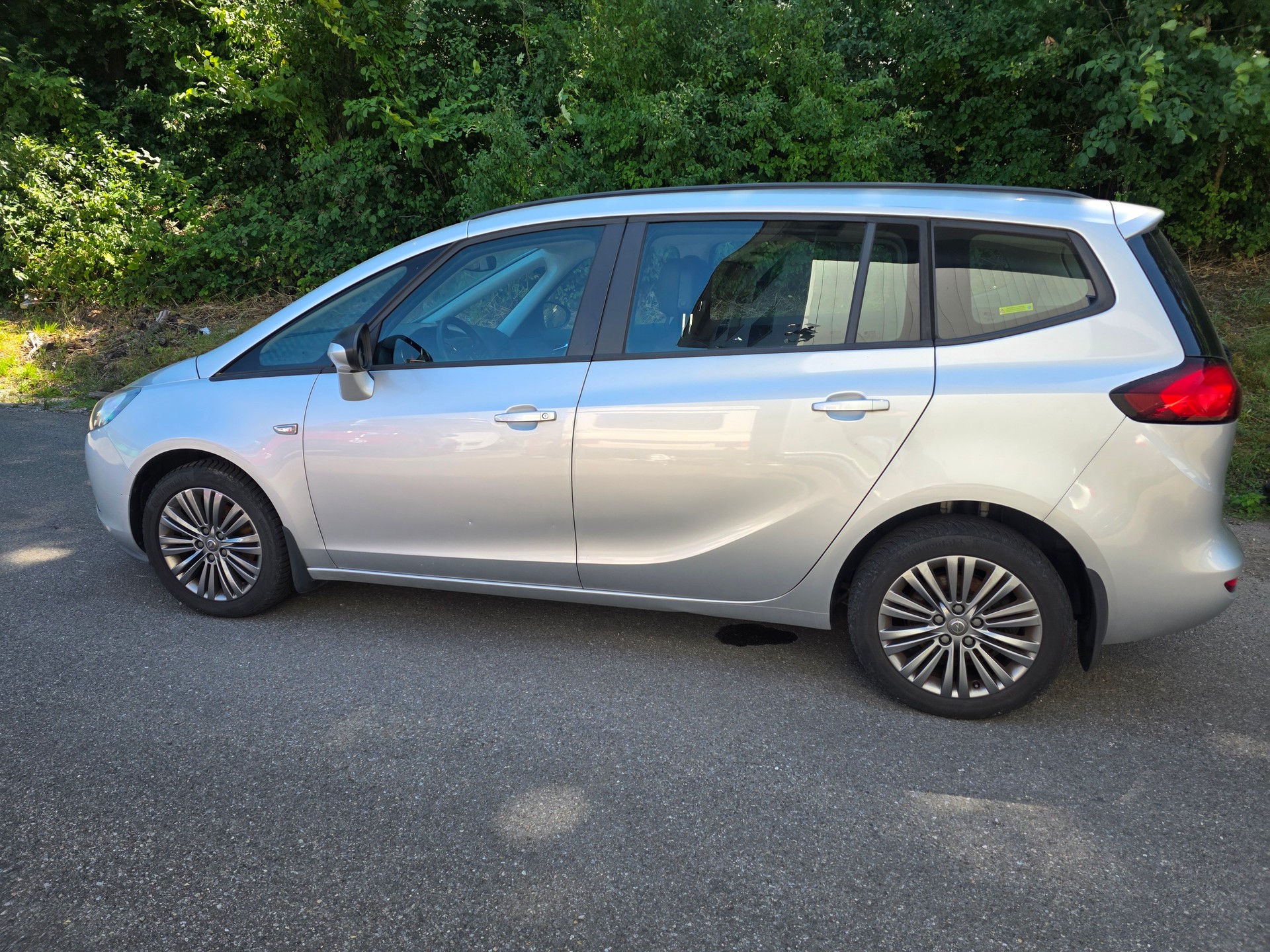 OPEL Zafira Tourer 1.6i 16V CNG Turbo Active Edition-image-3
