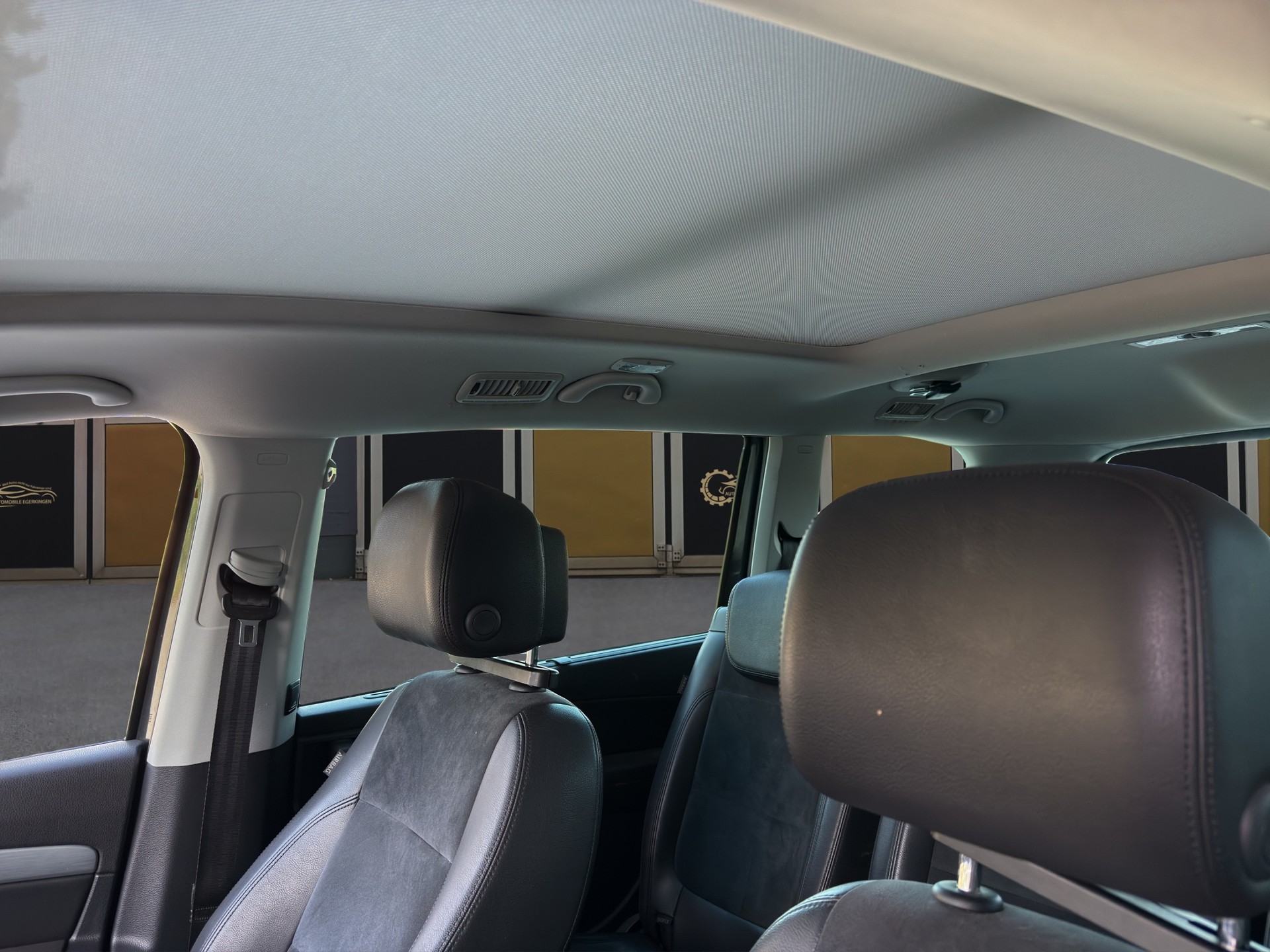 VW Sharan 2.0 TDI BlueMotion Technology Highline DSG-image-9