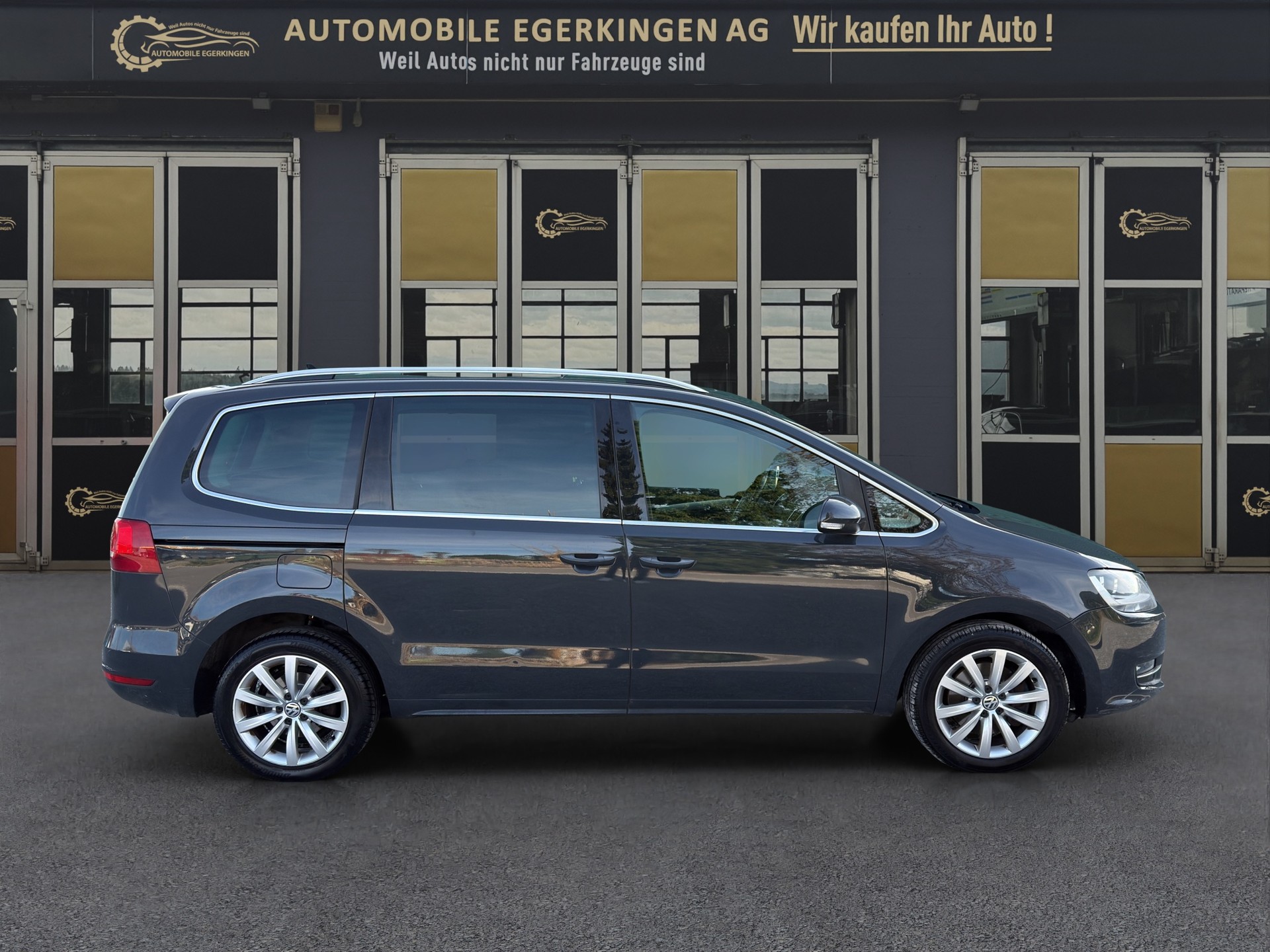 VW Sharan 2.0 TDI BlueMotion Technology Highline DSG-image-3