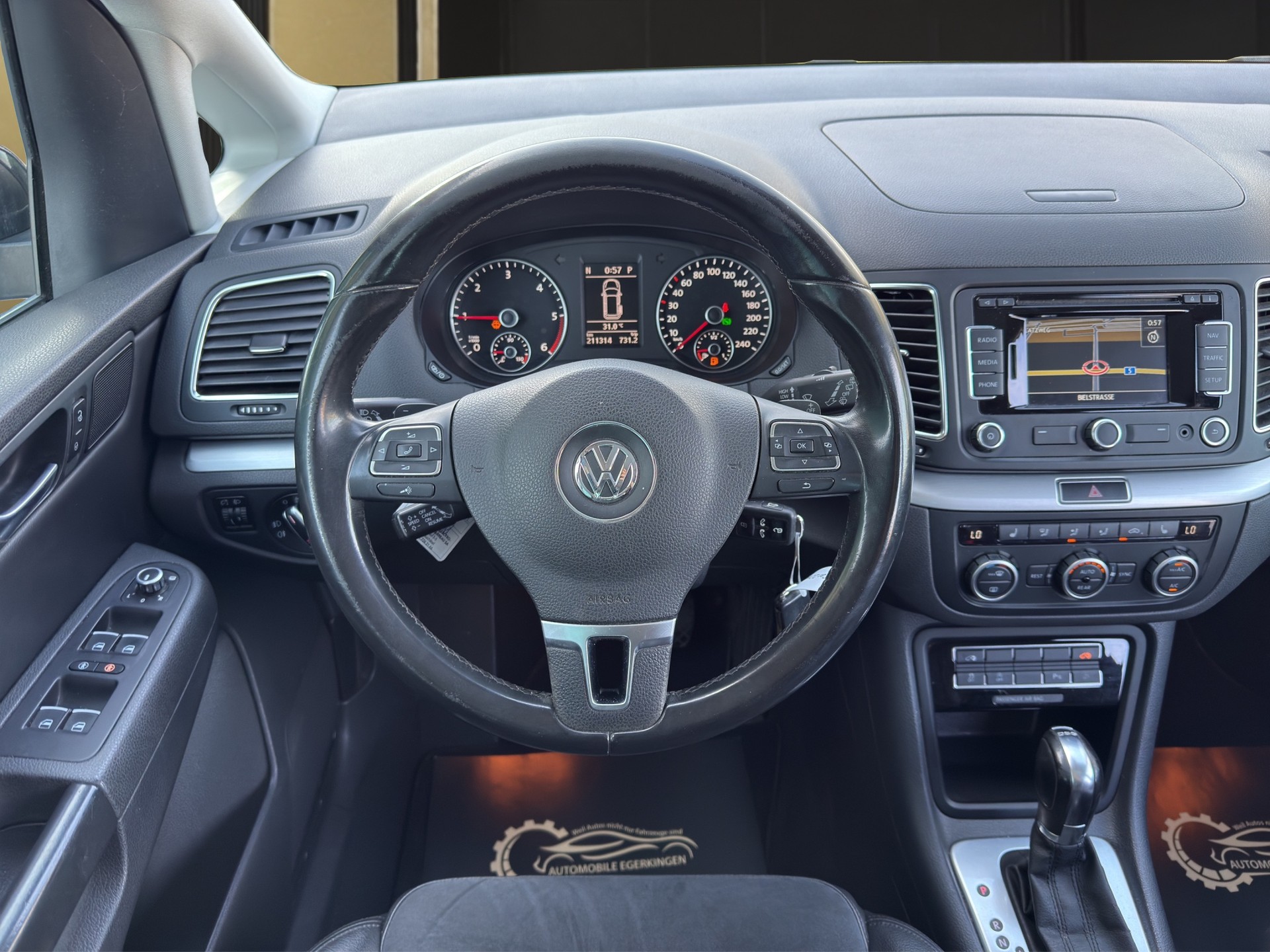 VW Sharan 2.0 TDI BlueMotion Technology Highline DSG-image-11