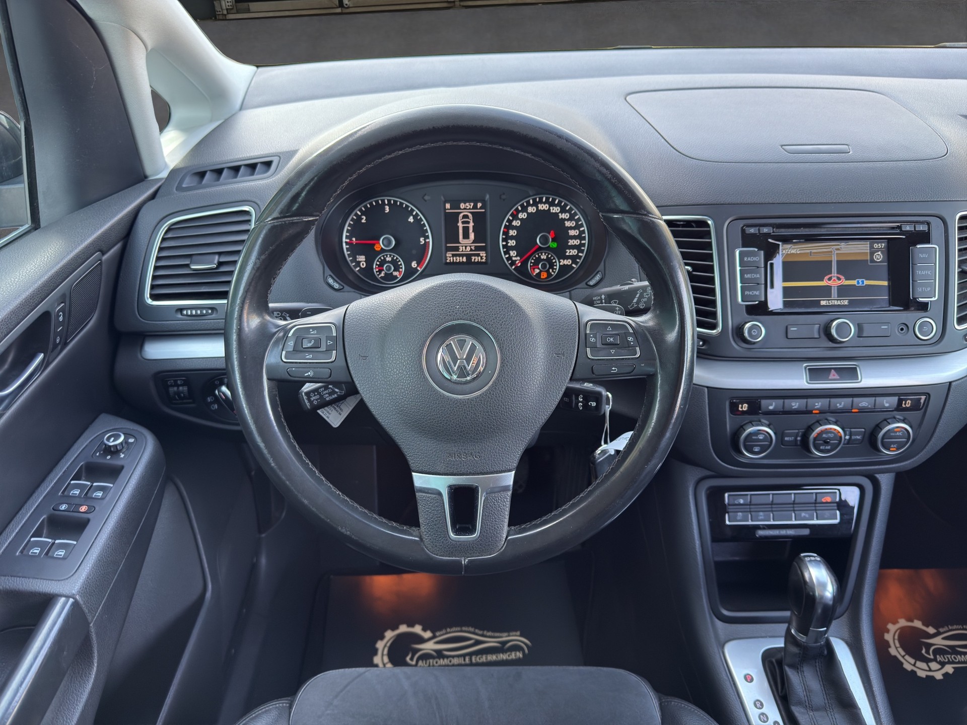 VW Sharan 2.0 TDI BlueMotion Technology Highline DSG-image-12