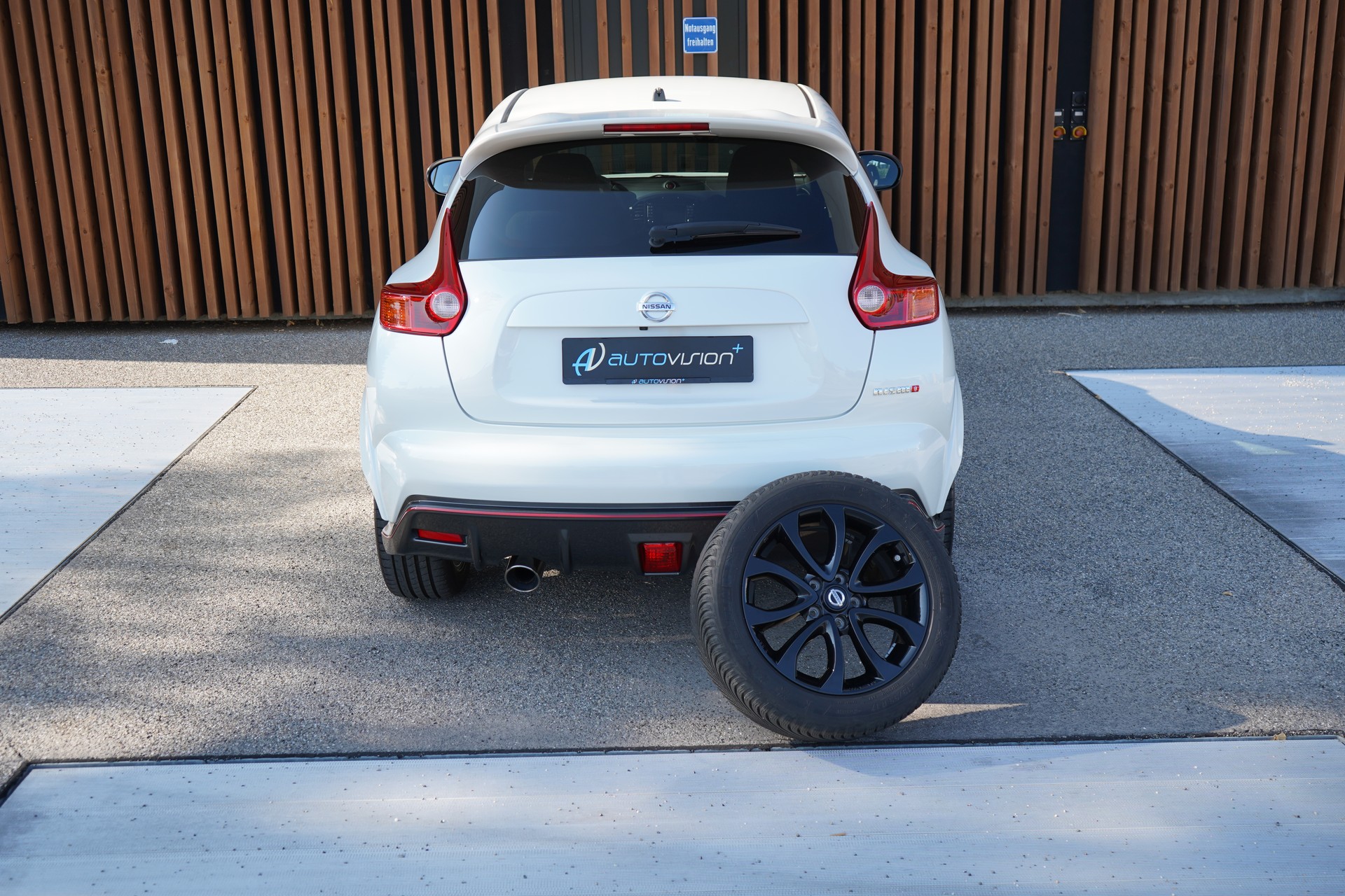 NISSAN JUKE 1.6 DIG-T NISMO 4x4 XTRONIC M-CVT l 200 PS-image-17
