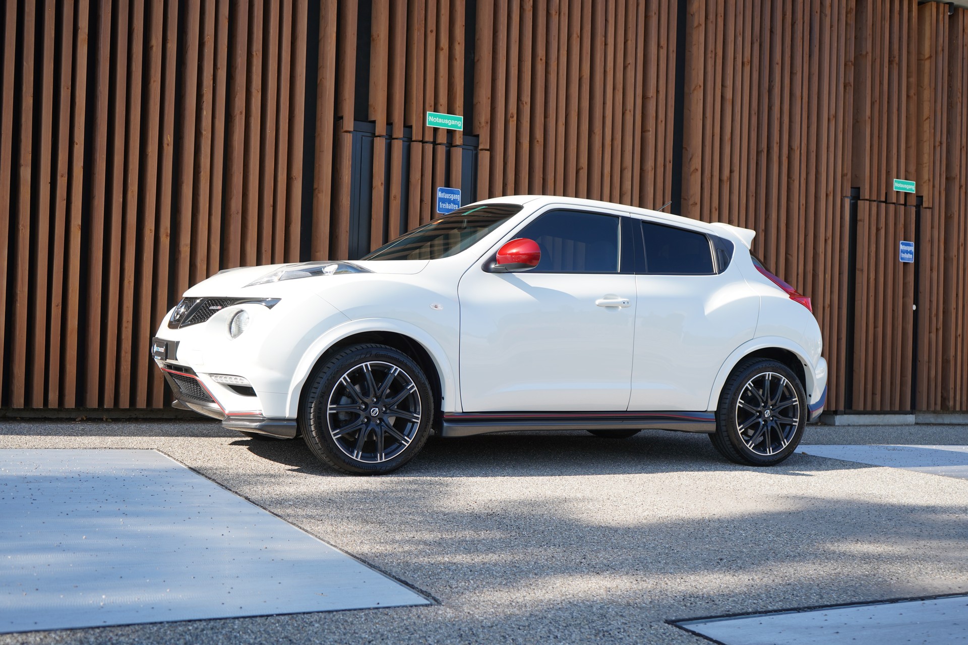 NISSAN JUKE 1.6 DIG-T NISMO 4x4 XTRONIC M-CVT l 200 PS-image-4