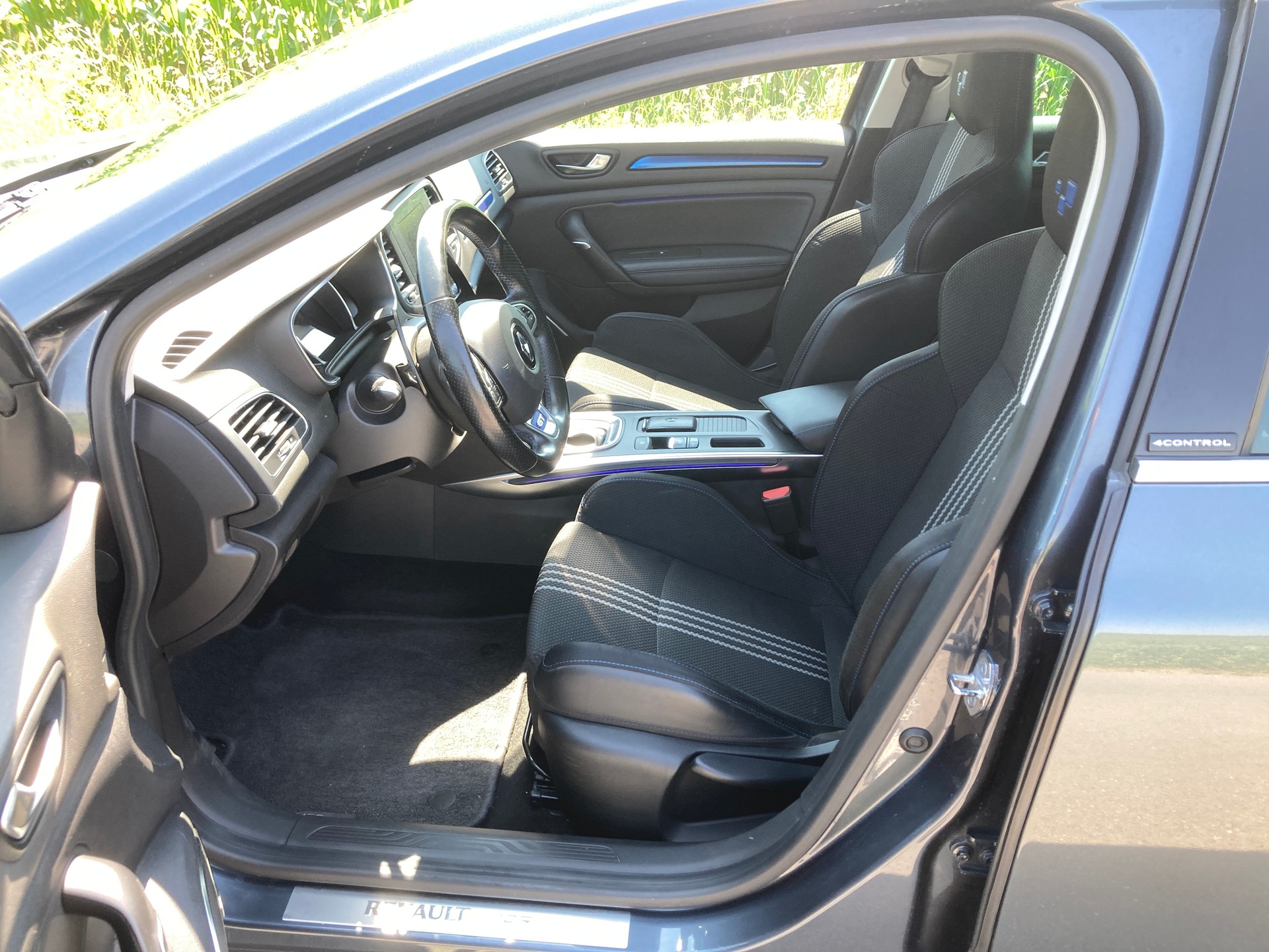 RENAULT Mégane 1.6 dCi GT EDC-image-8