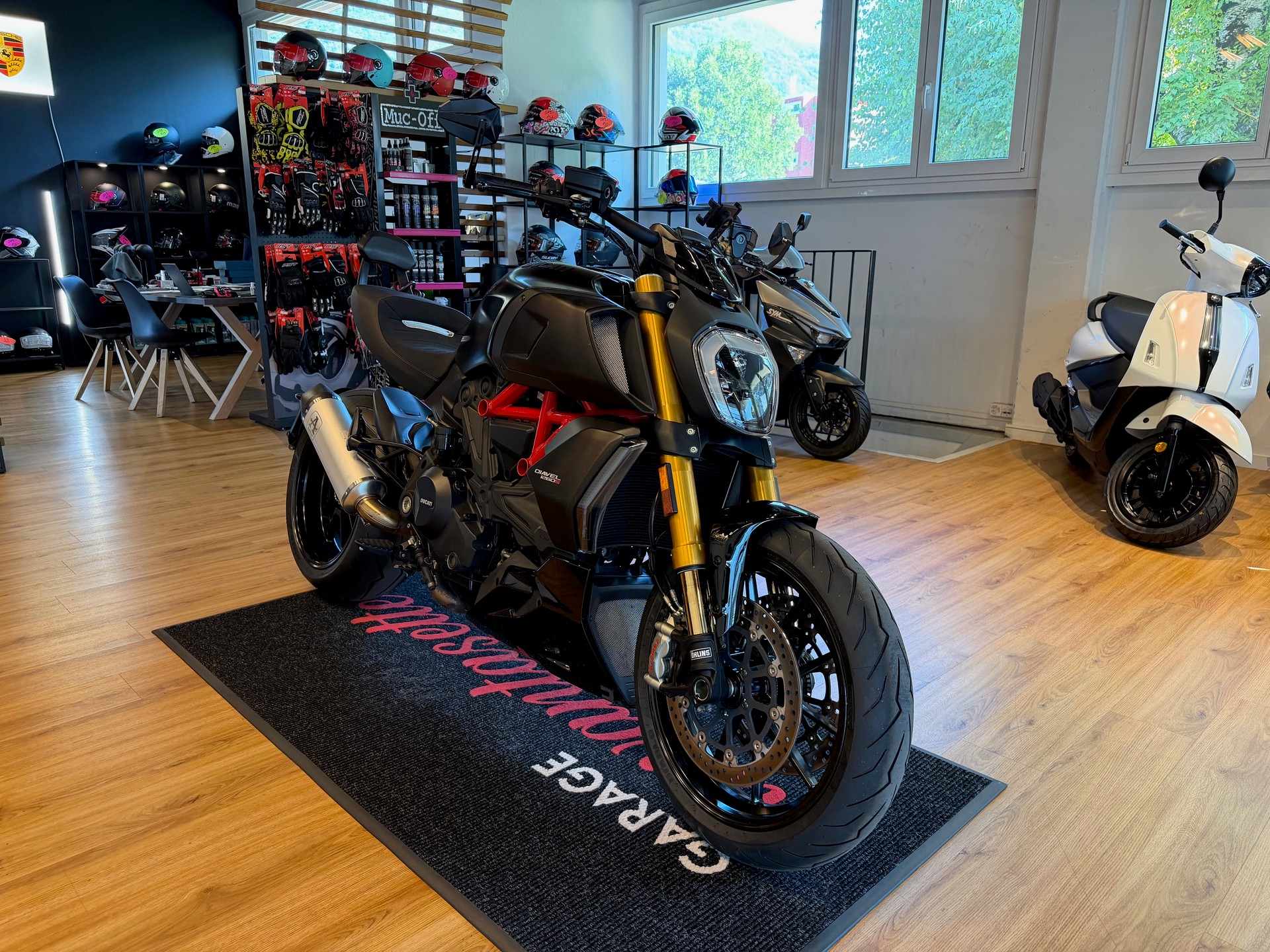 DUCATI Diavel 1260 S-image-1