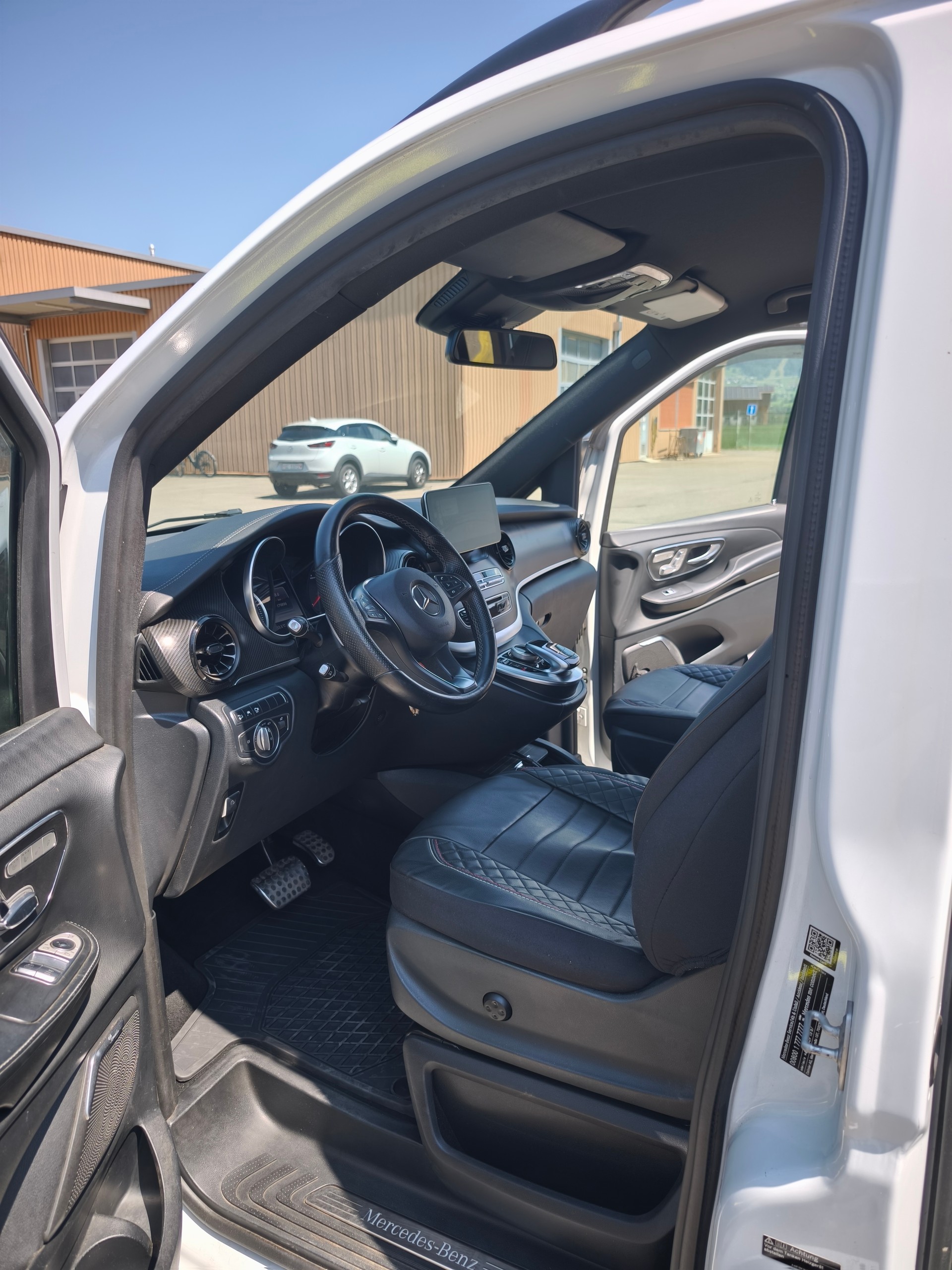 MERCEDES-BENZ V 250 d BlueTec Sw. Ed.lang 4m-image-5