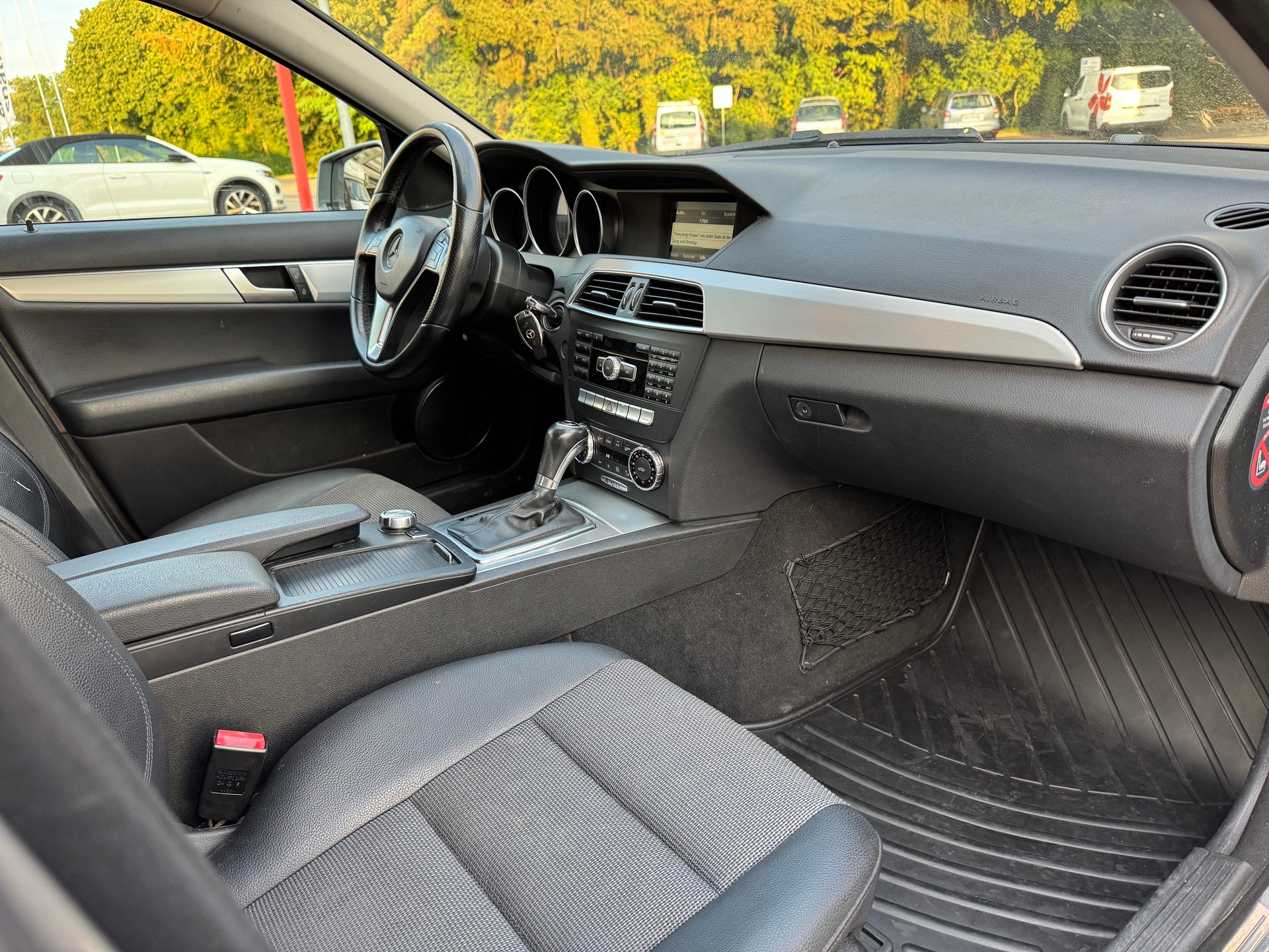 MERCEDES-BENZ C 220 CDI Avantgarde 4Matic 7G-Tronic-image-9