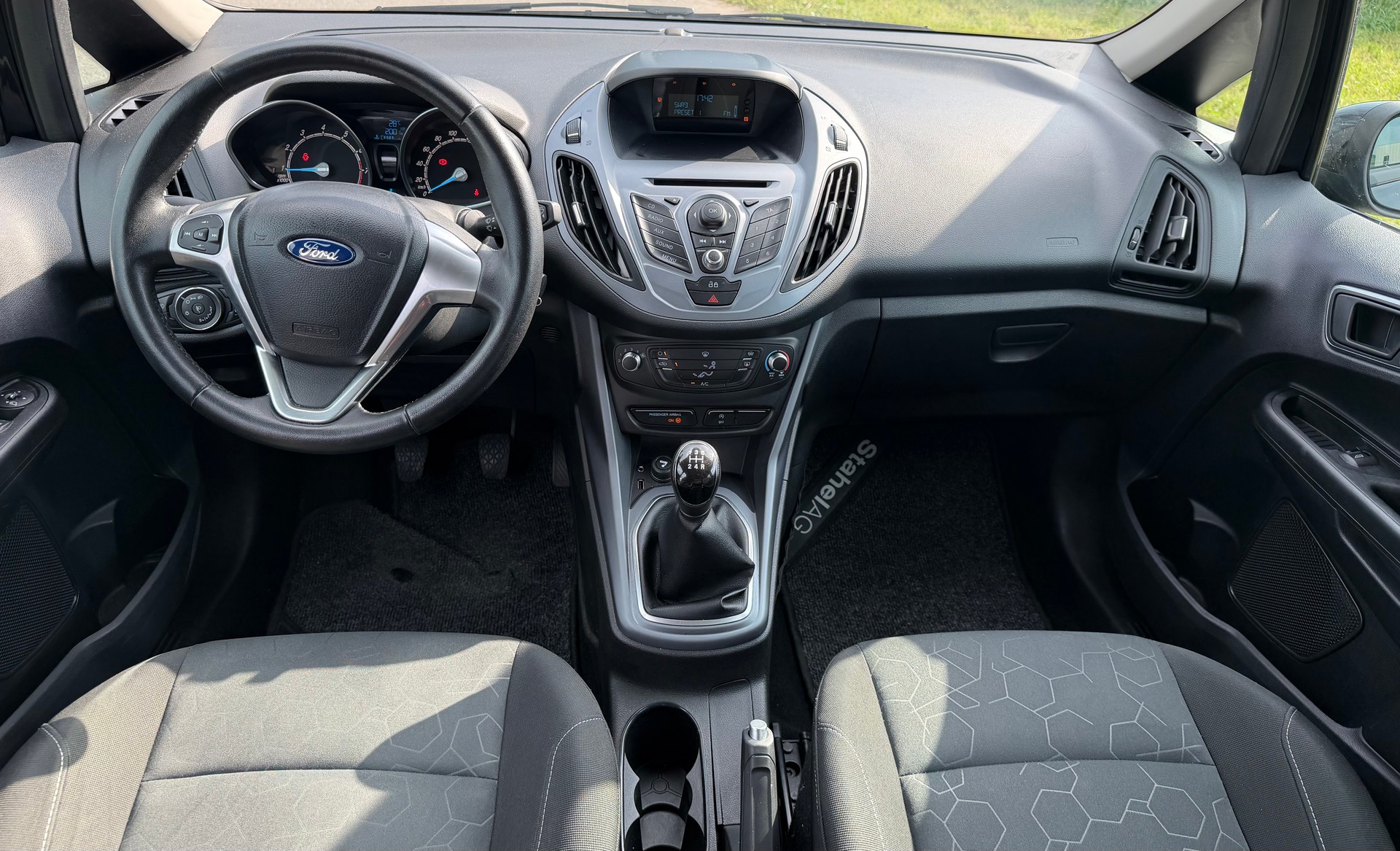 FORD B-Max 1.0 SCTi Titanium-image-12