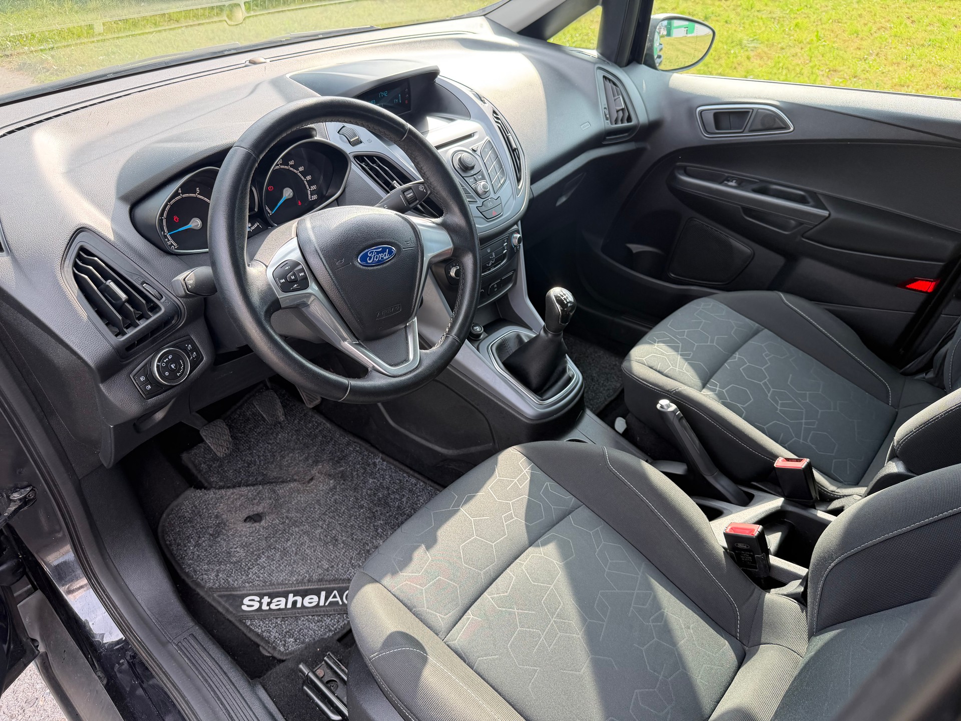 FORD B-Max 1.0 SCTi Titanium-image-9