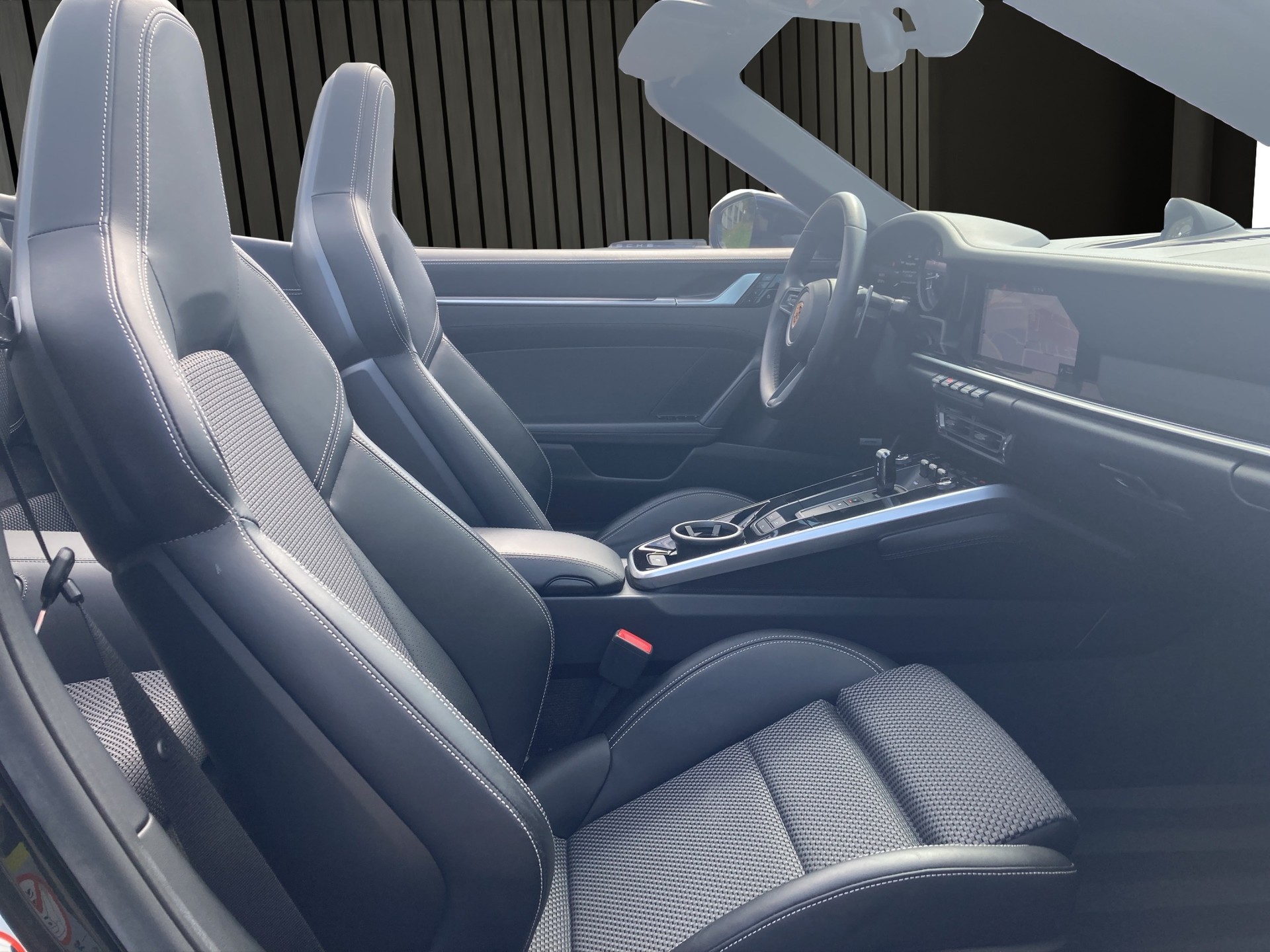 PORSCHE 911 Carrera 4S Cabriolet-image-15