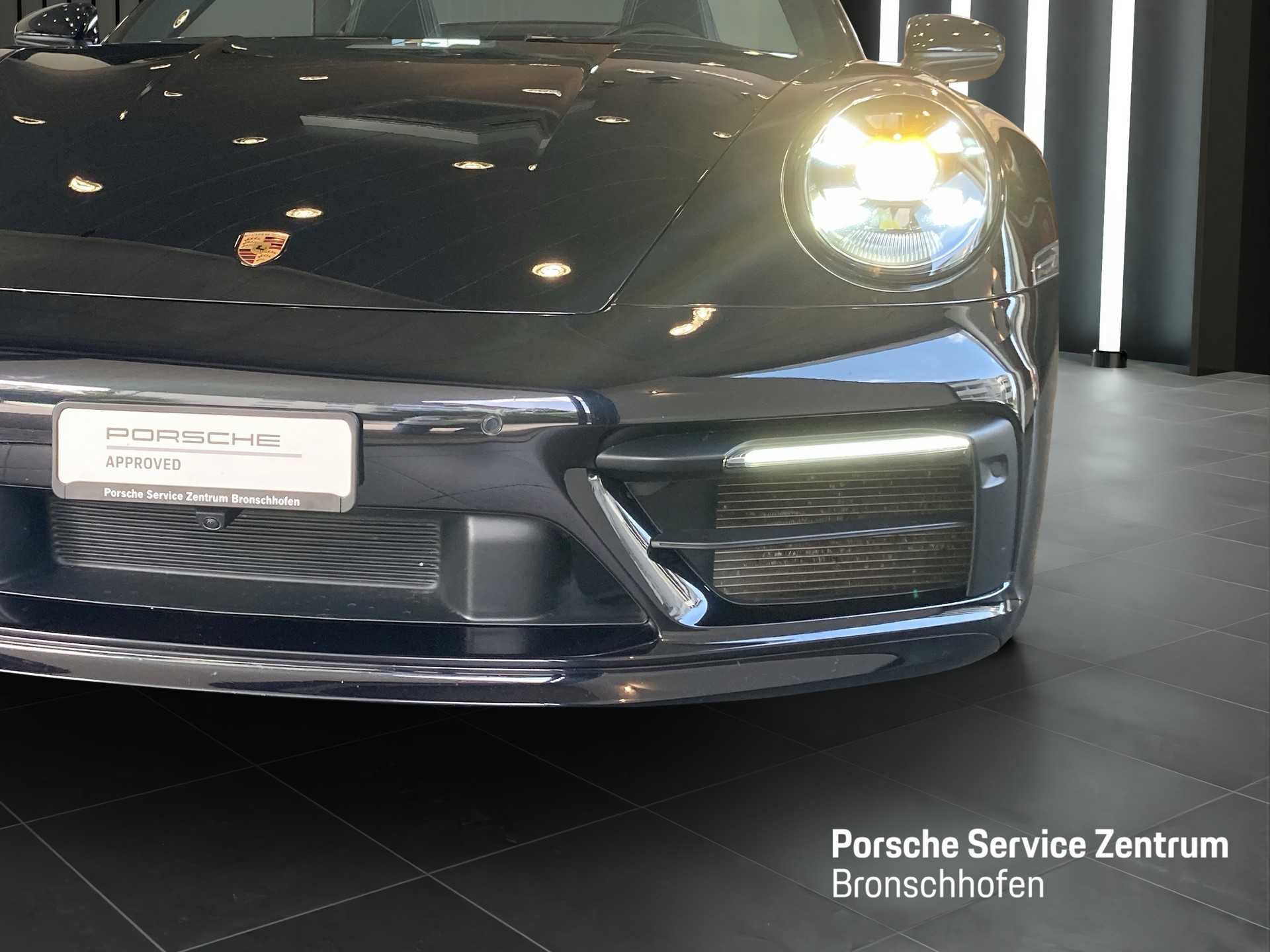 PORSCHE 911 Carrera 4S Cabriolet-image-8