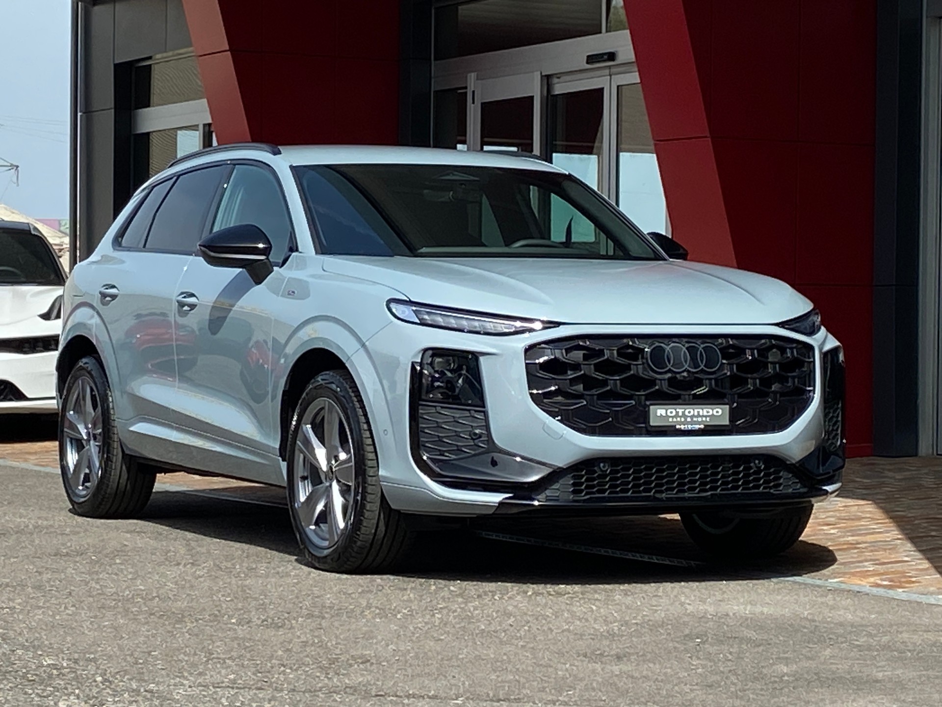 AUDI Q3 SUV TFSI quattro 265 Ps S tronic S-line-image-18