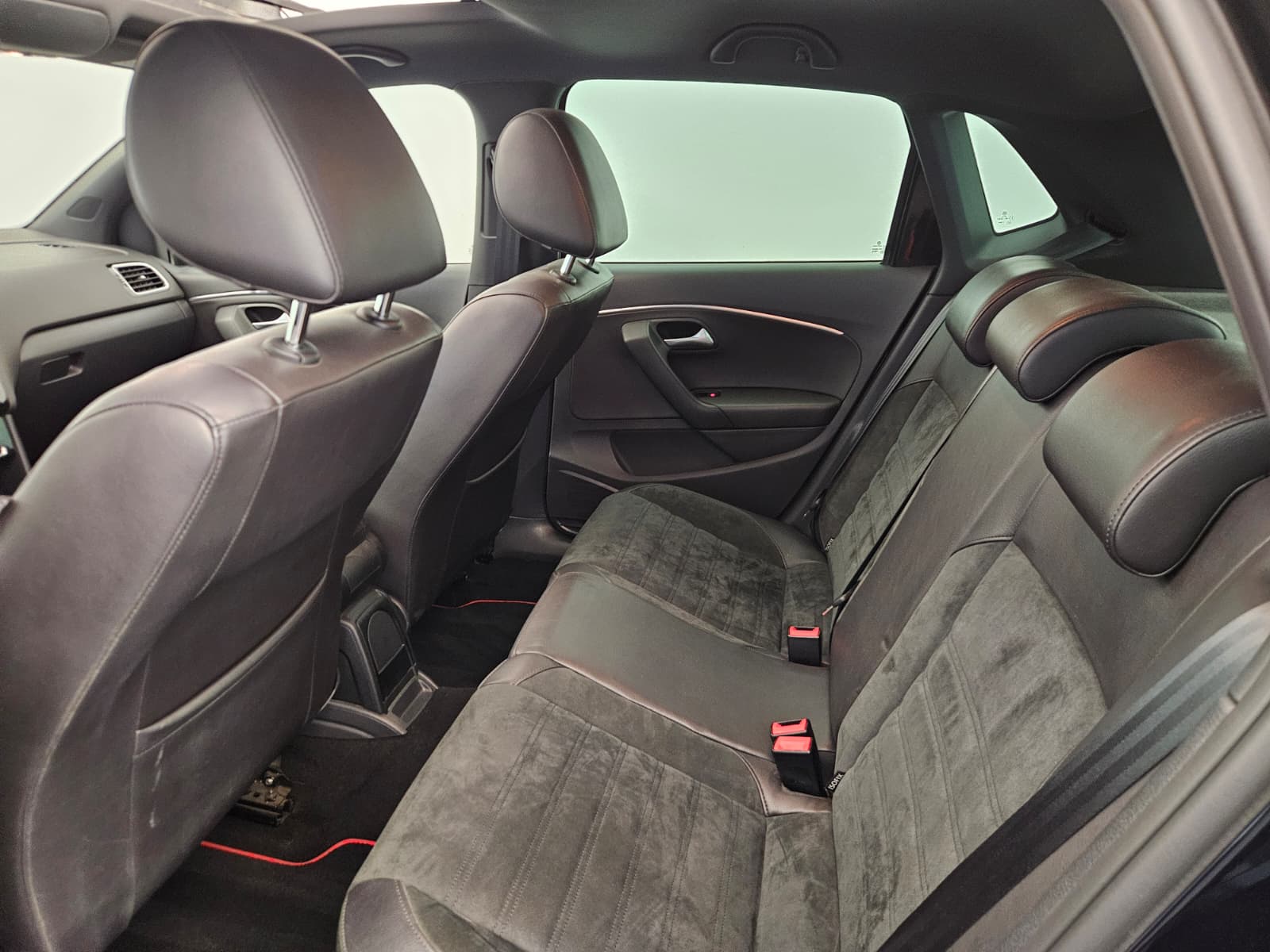VW Polo 1.8 TSI GTI DSG-image-12