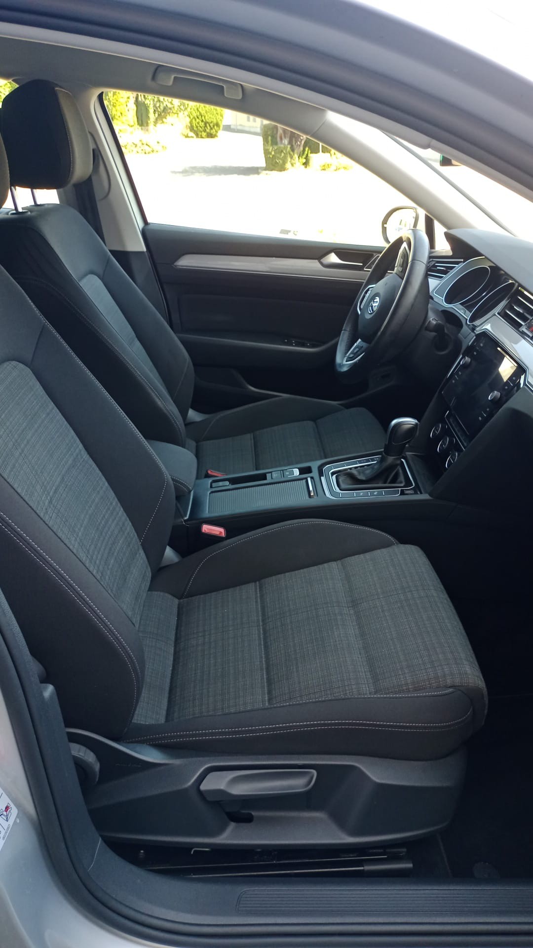 VW Passat 2.0 TDI BMT Business 4Motion DSG-image-7
