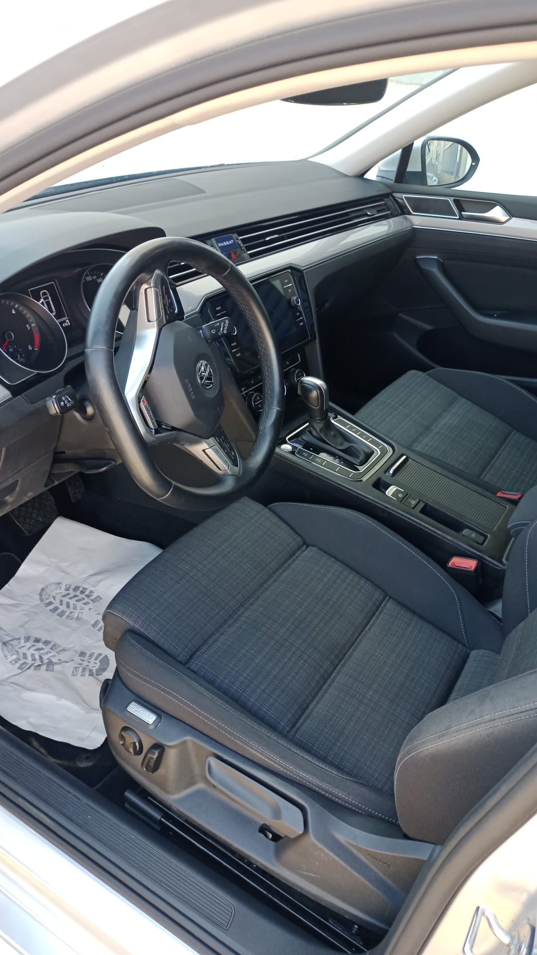 VW Passat 2.0 TDI BMT Business 4Motion DSG-image-6