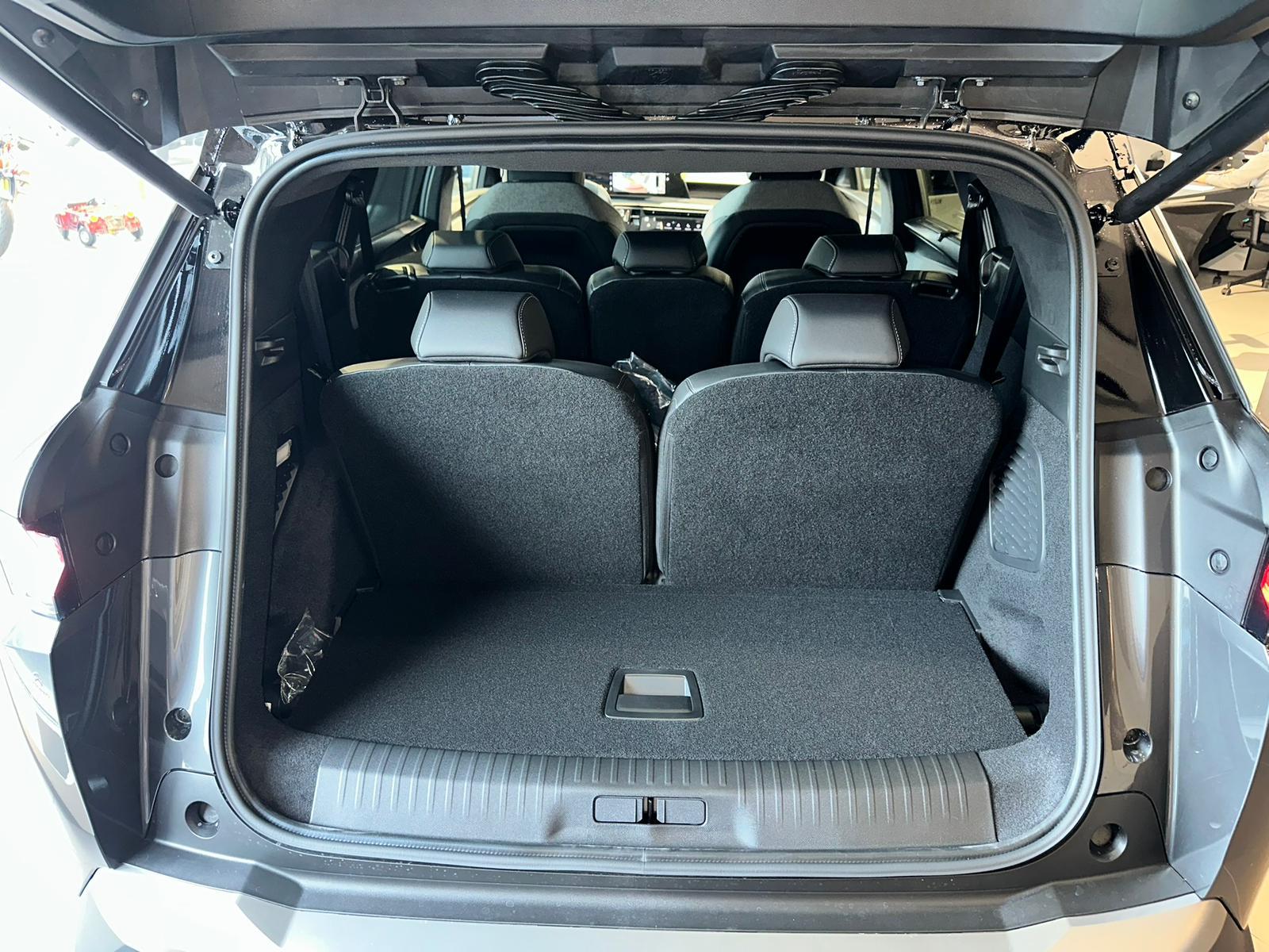 PEUGEOT 5008 1.2 Hybrid GT-image-11
