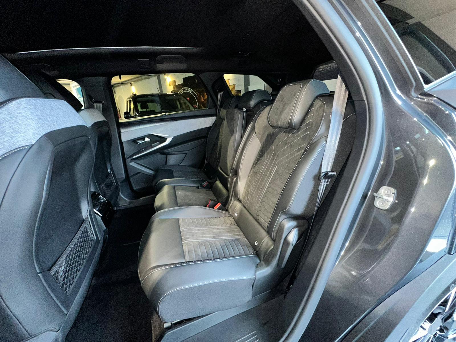 PEUGEOT 5008 1.2 Hybrid GT-image-9