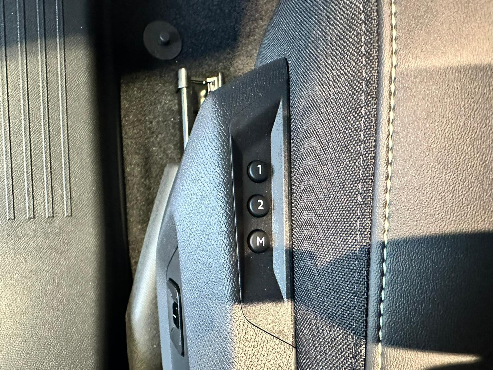 PEUGEOT 5008 1.2 Hybrid GT-image-8