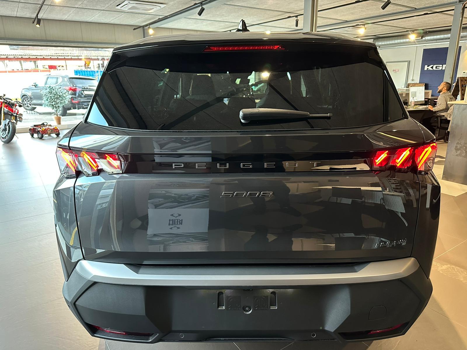PEUGEOT 5008 1.2 Hybrid GT-image-2