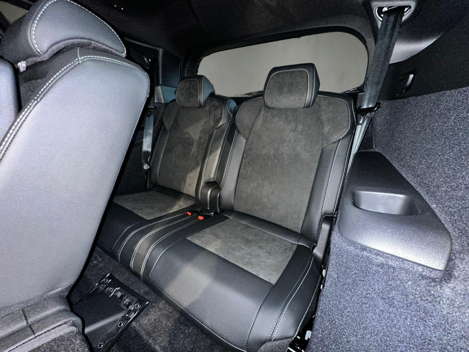 PEUGEOT 5008 1.2 Hybrid GT-image-10