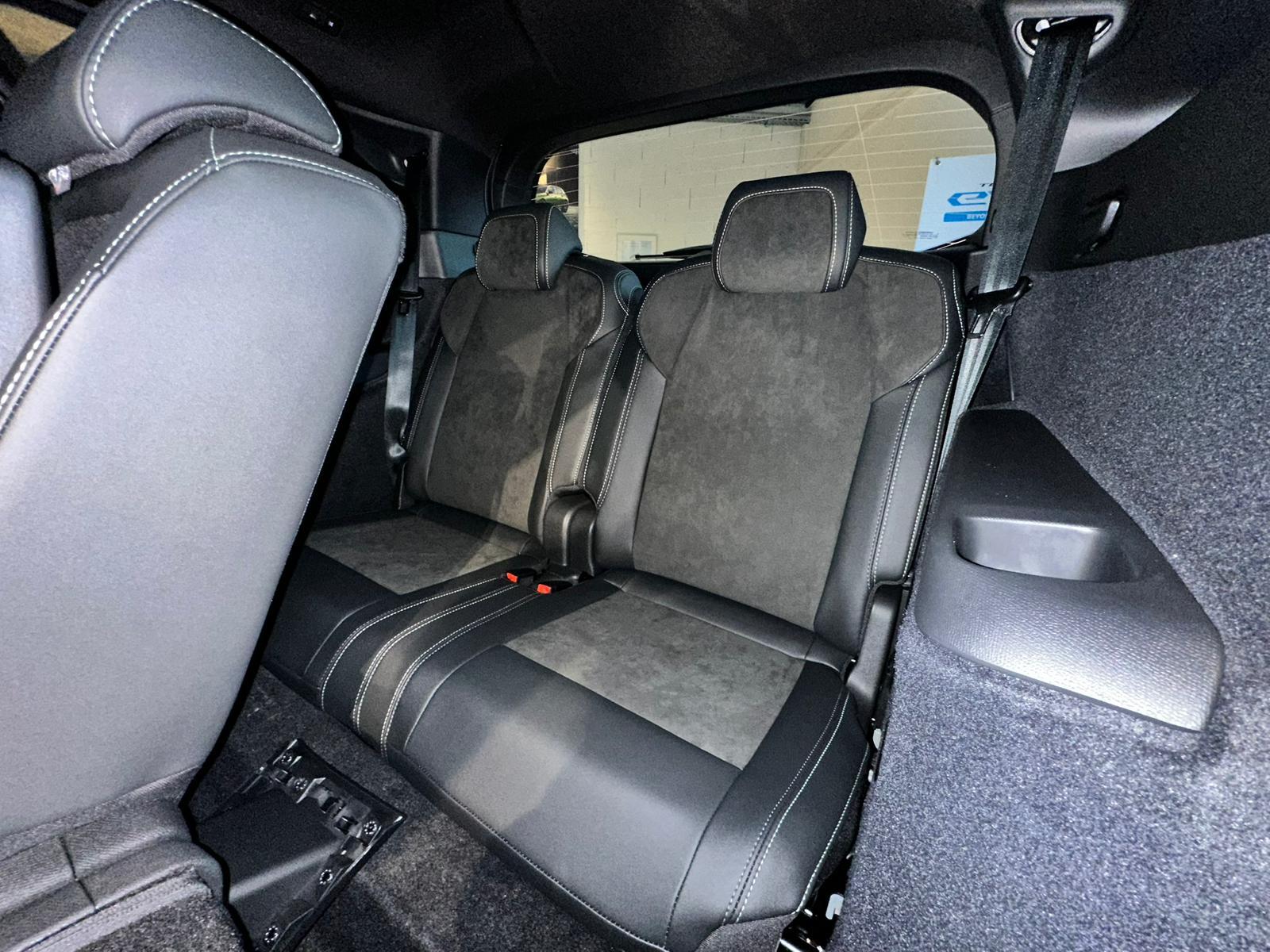 PEUGEOT 5008 1.2 Hybrid GT-image-10