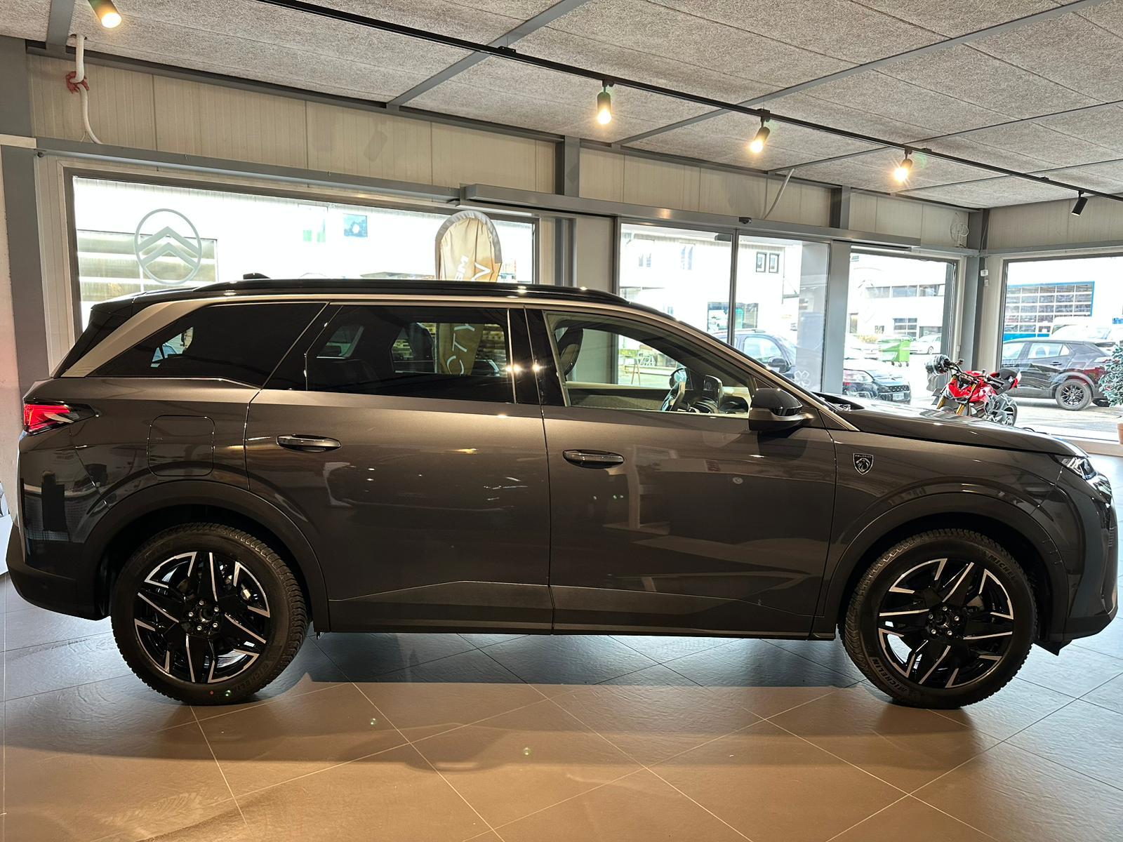 PEUGEOT 5008 1.2 Hybrid GT-image-4