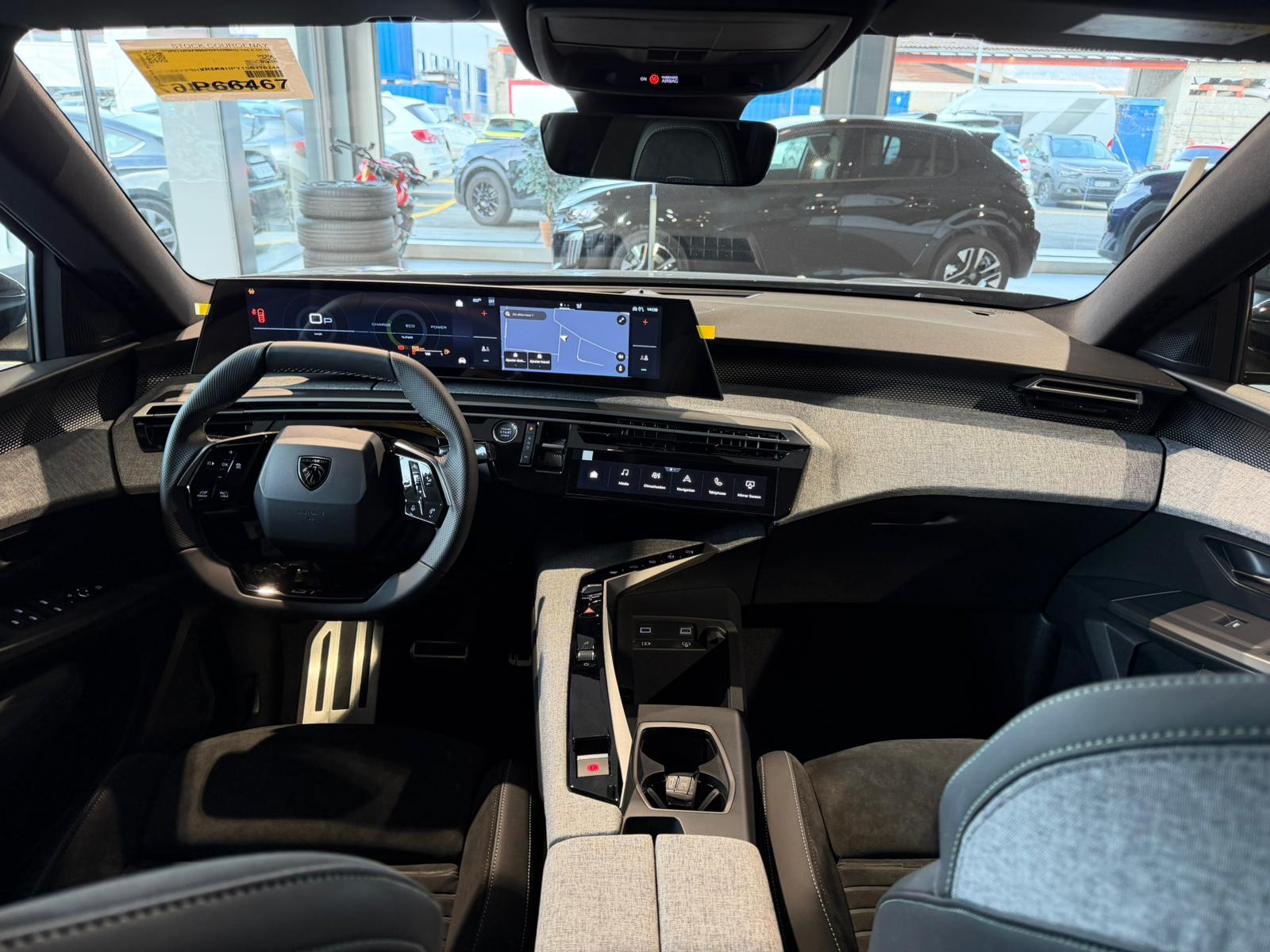 PEUGEOT 5008 1.2 Hybrid GT-image-17