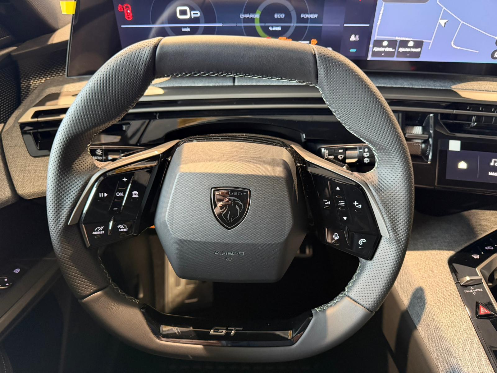 PEUGEOT 5008 1.2 Hybrid GT-image-18
