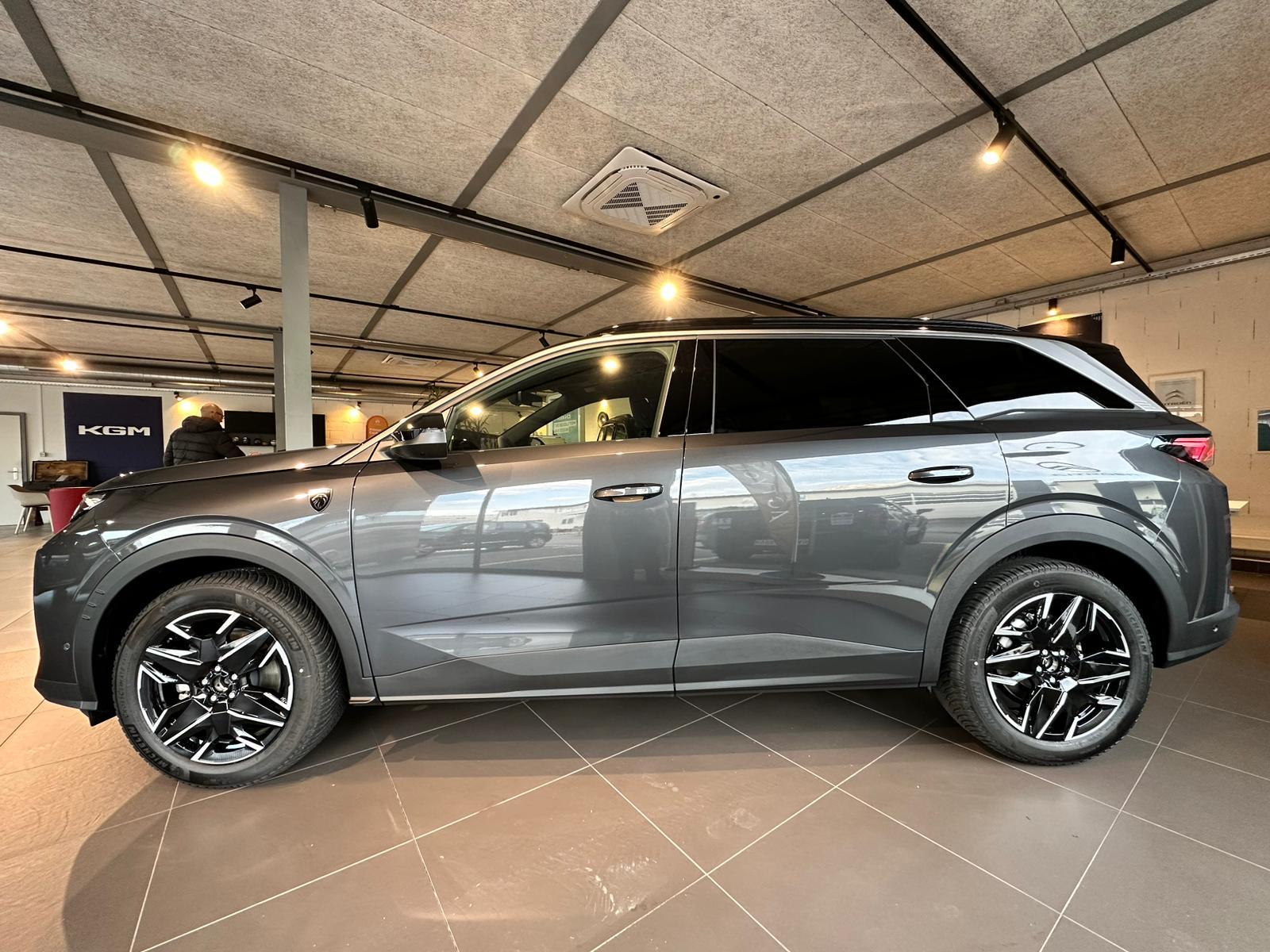 PEUGEOT 5008 1.2 Hybrid GT-image-1