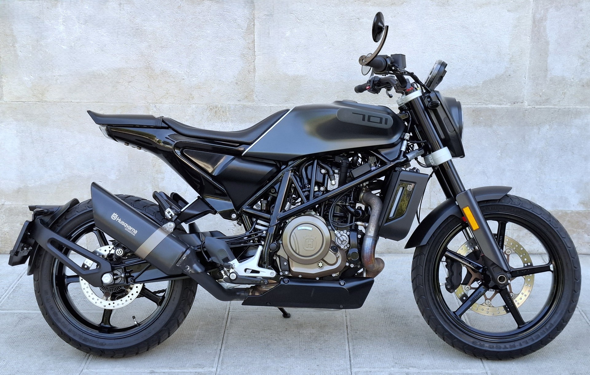 HUSQVARNA Svartpilen 701