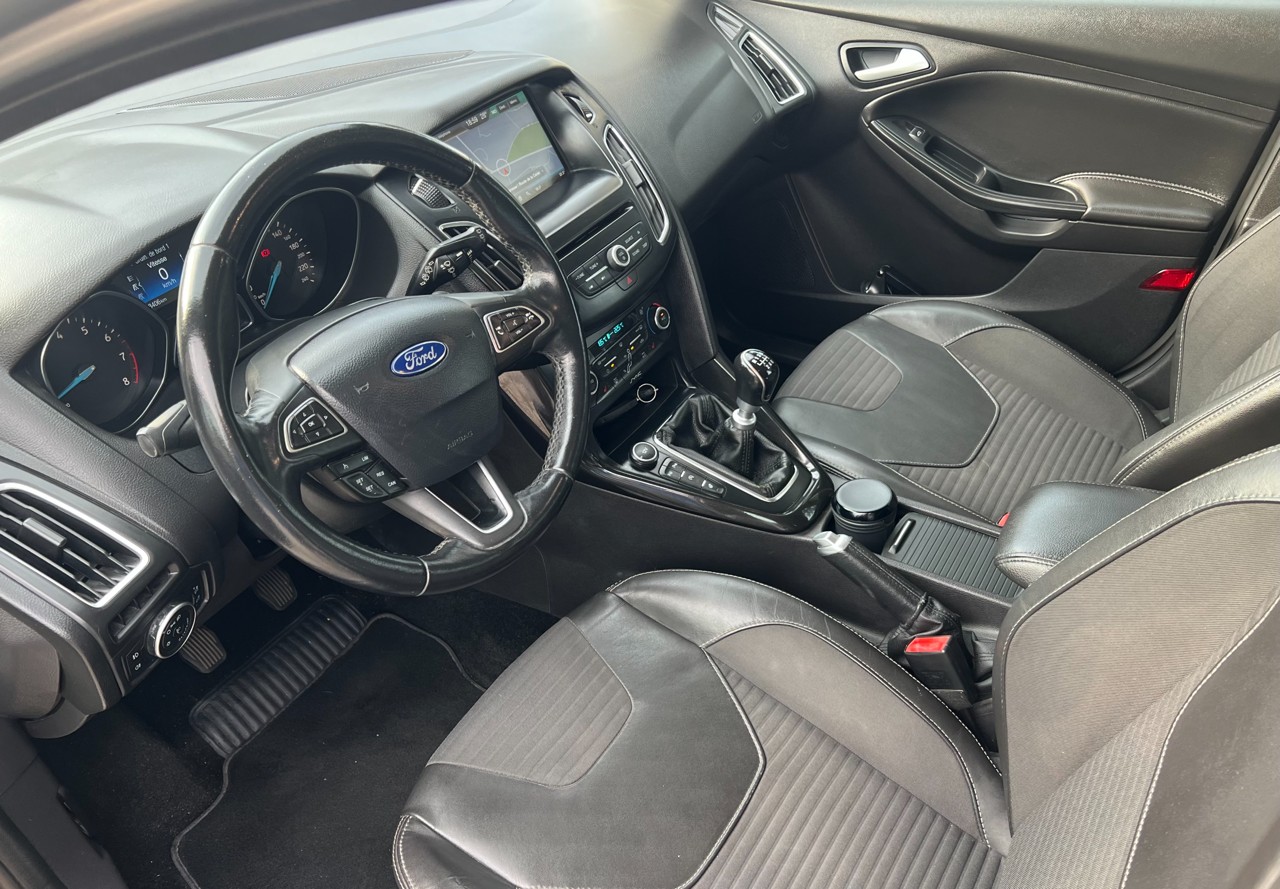 FORD Focus 1.0 SCTi Titanium-image-6