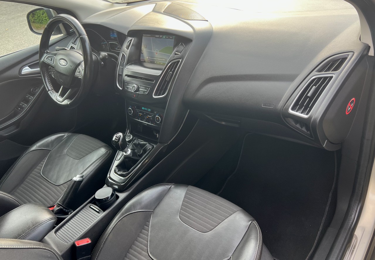 FORD Focus 1.0 SCTi Titanium-image-7