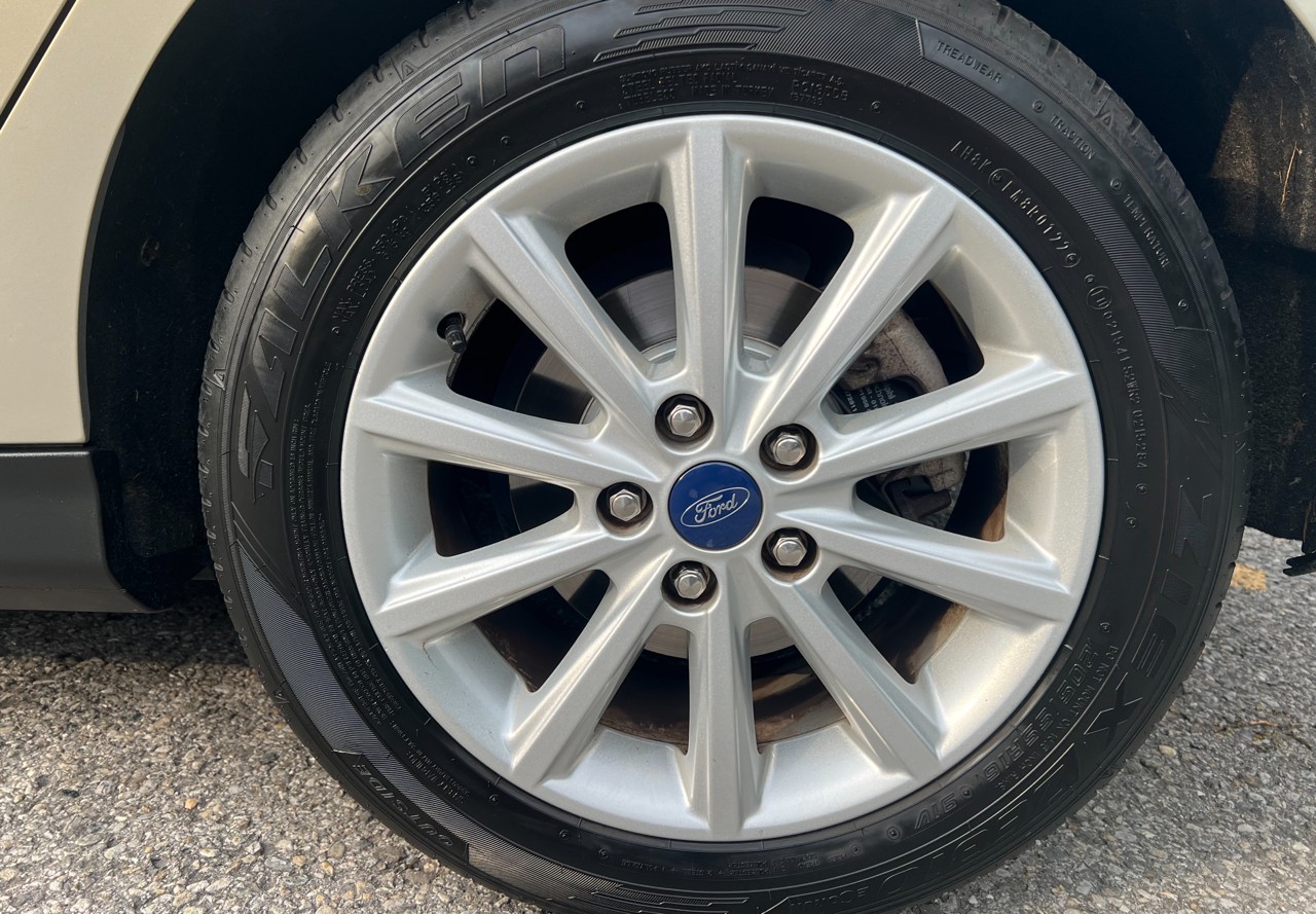 FORD Focus 1.0 SCTi Titanium-image-13