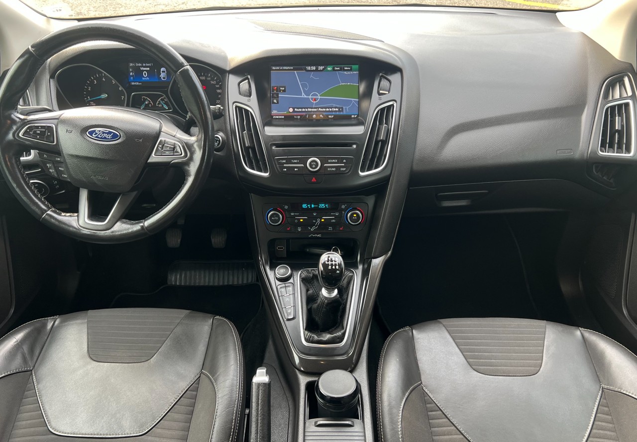 FORD Focus 1.0 SCTi Titanium-image-9