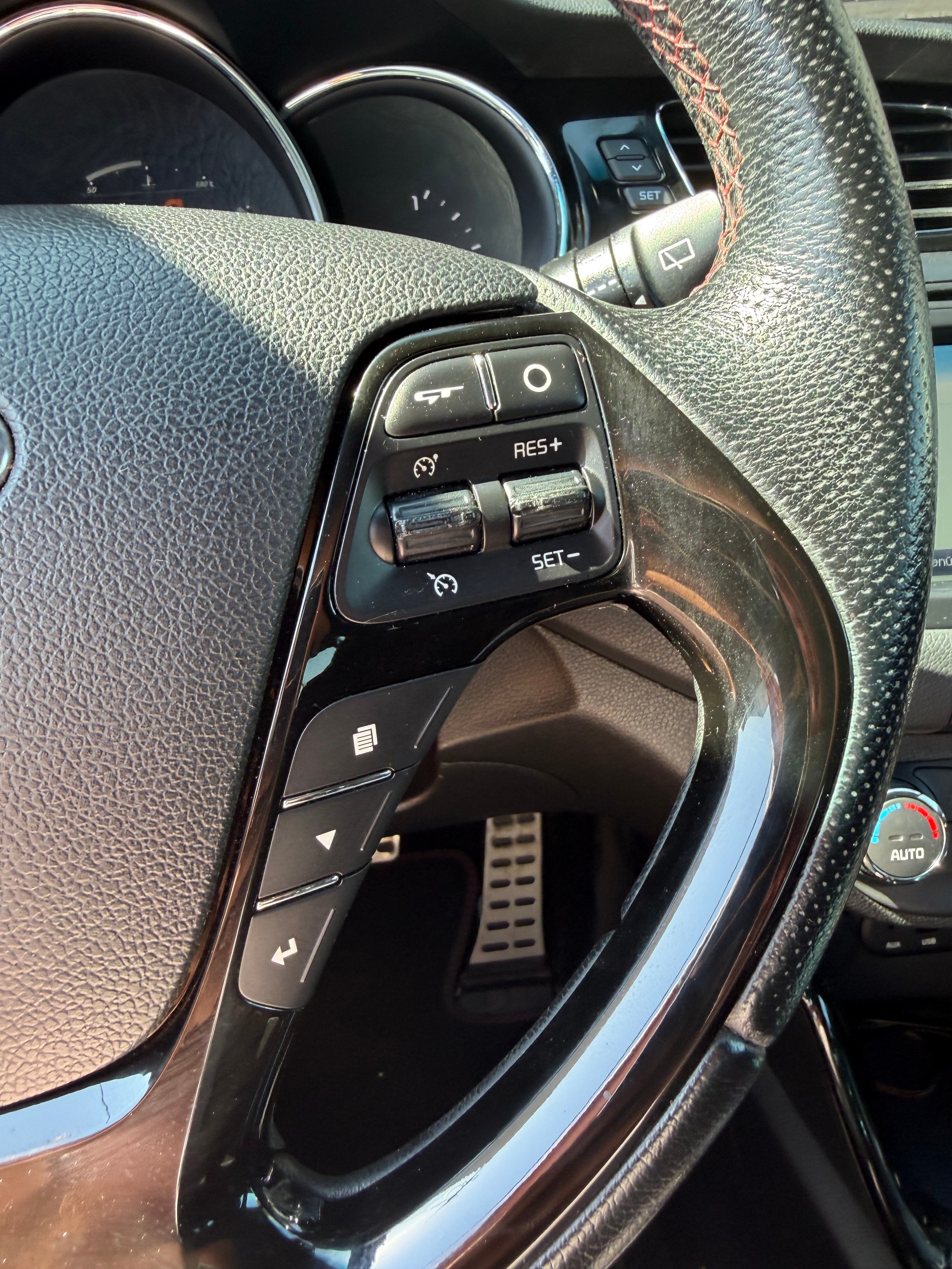 KIA Cee'd 1.6 GDi Turbo GT-image-8