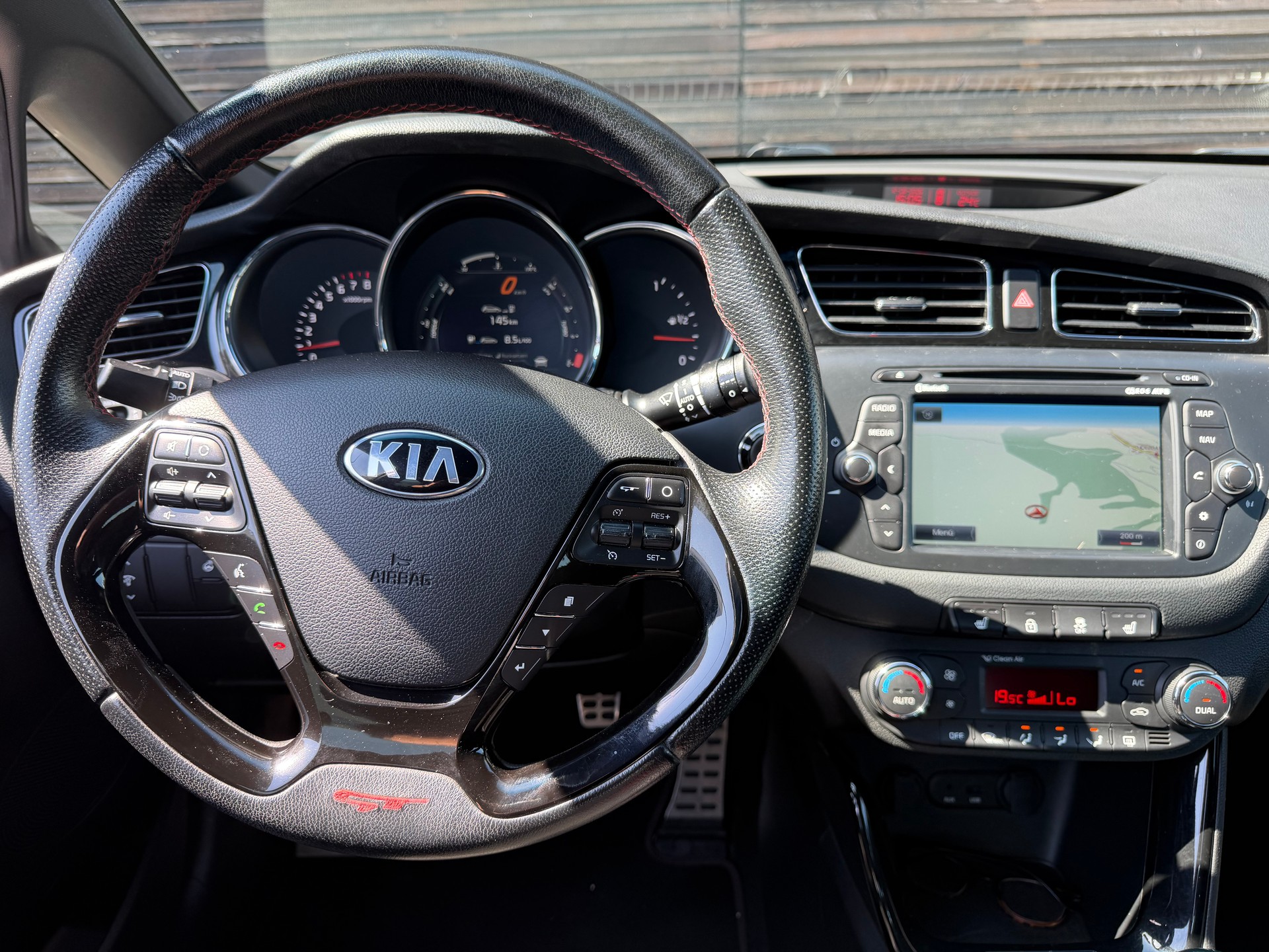 KIA Cee'd 1.6 GDi Turbo GT-image-6