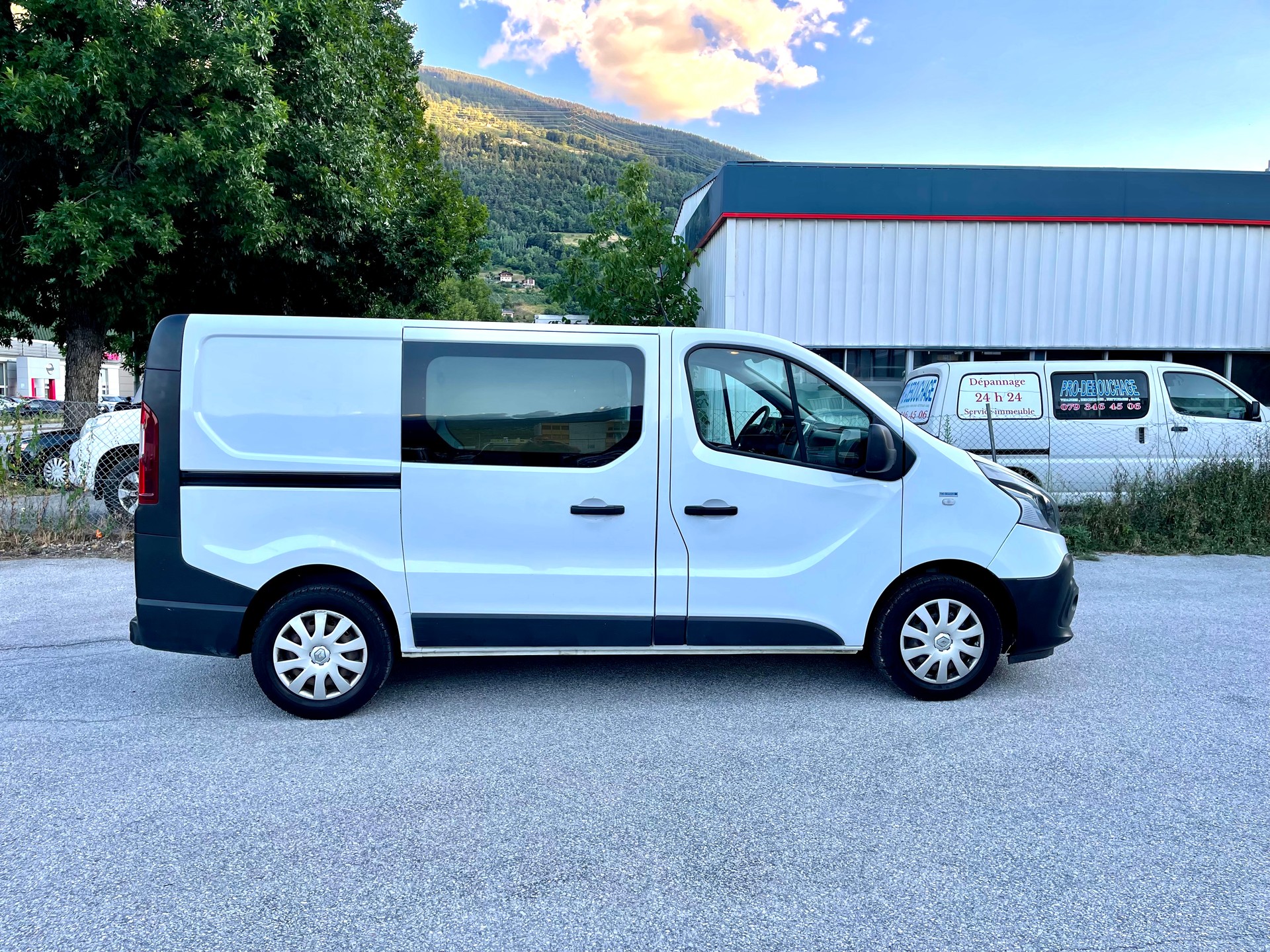 RENAULT Trafic 1.6 ENERGY TwinT. dCi125 2.9t Busin. L1H1-image-3