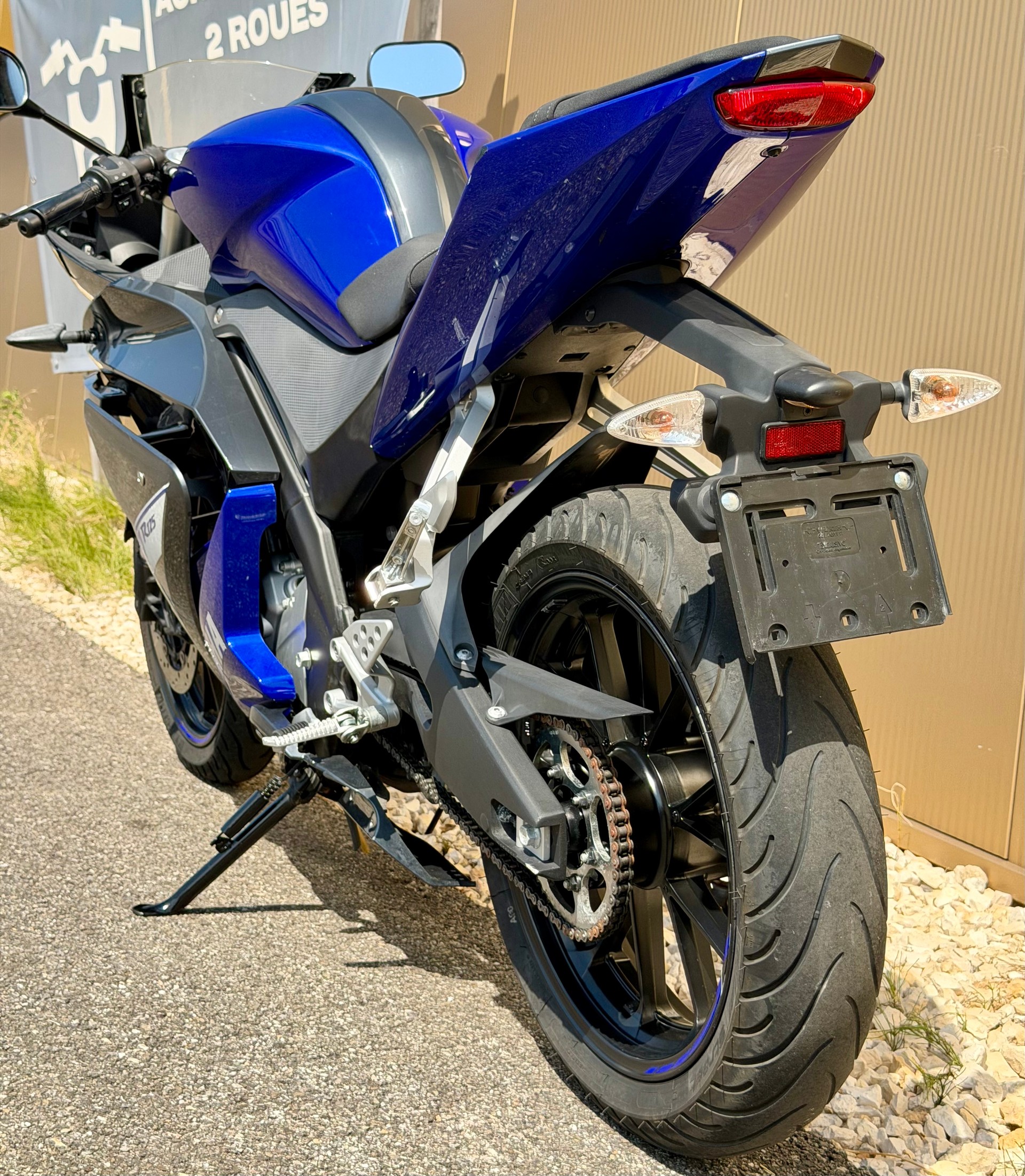 YAMAHA YZF-R 125-image-12