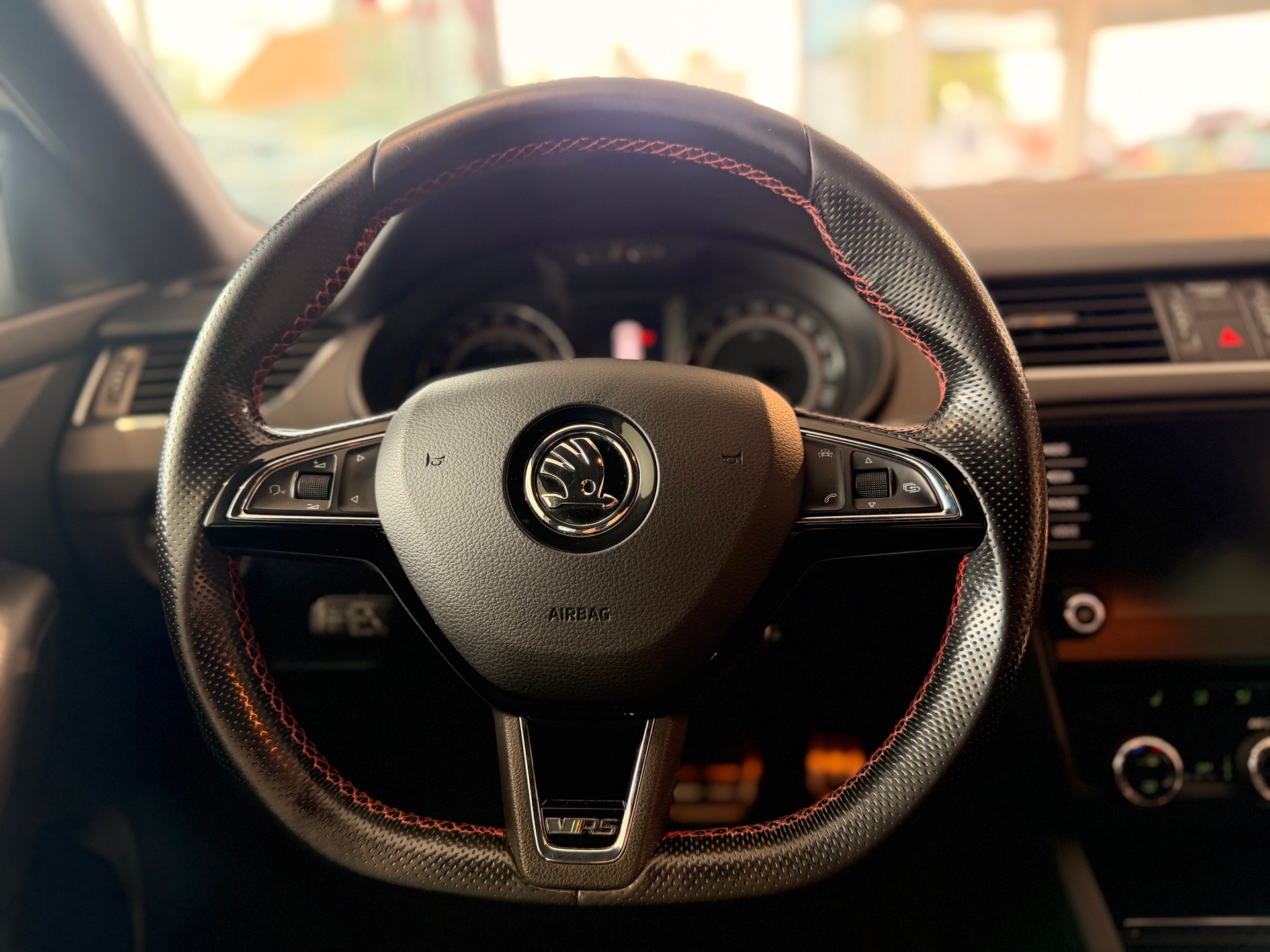 SKODA Octavia Combi 2.0 TDI RS Prag 4x4 DSG-image-23