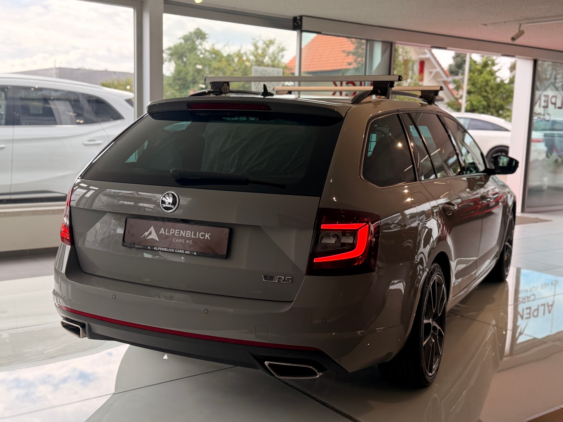 SKODA Octavia Combi 2.0 TDI RS Prag 4x4 DSG-image-5