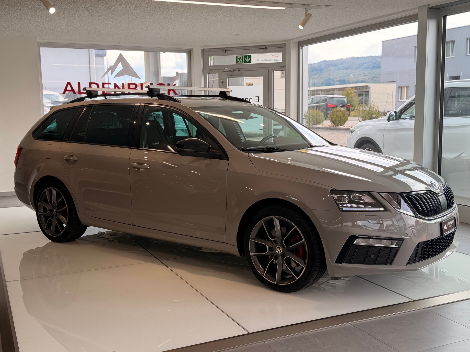 SKODA Octavia Combi 2.0 TDI RS Prag 4x4 DSG-image-4
