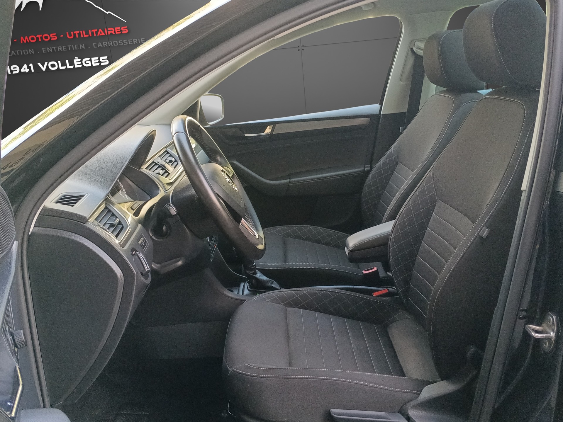SKODA Rapid Spaceback 1.4 TSI Style DSG-image-8