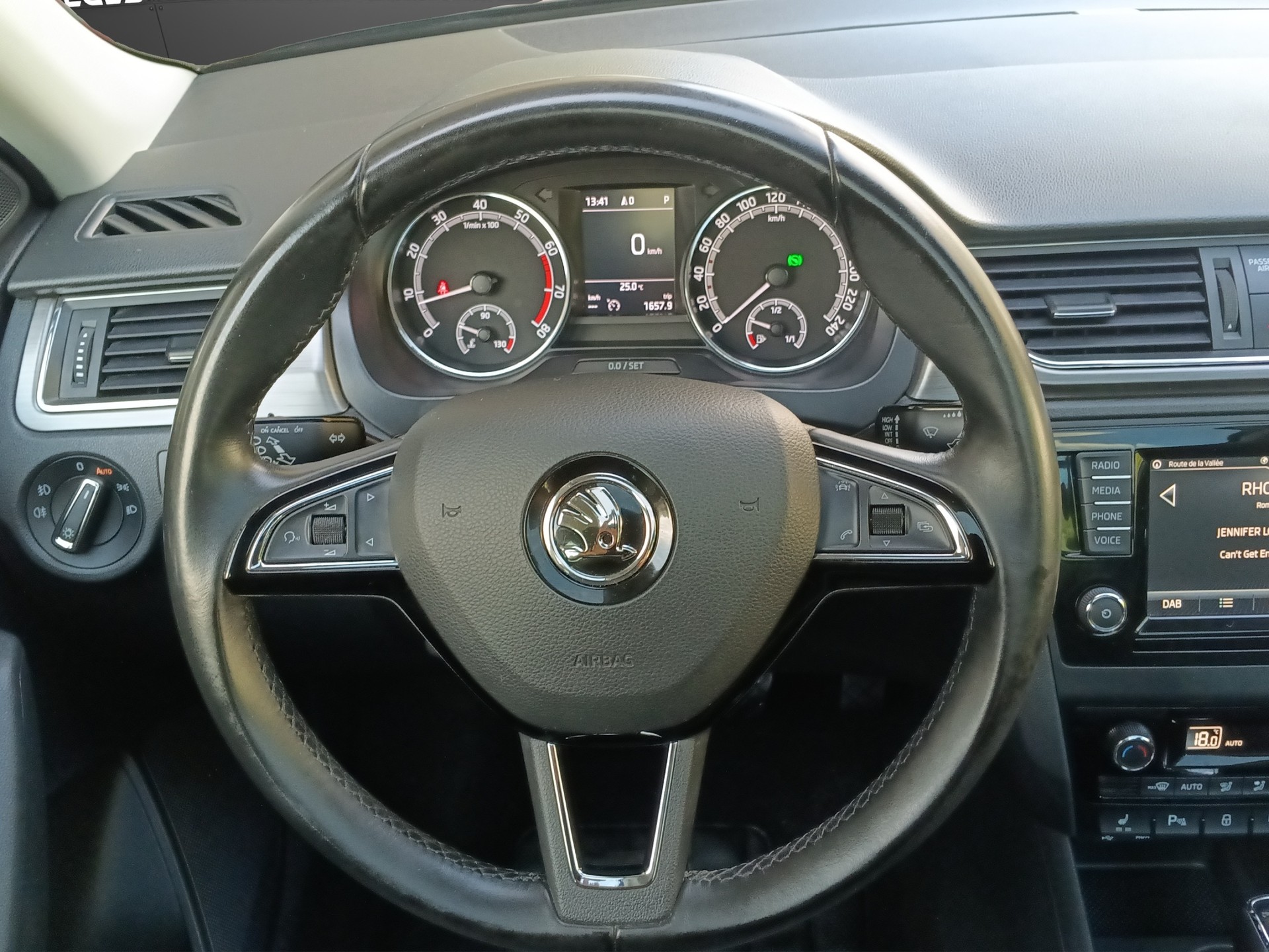 SKODA Rapid Spaceback 1.4 TSI Style DSG-image-9