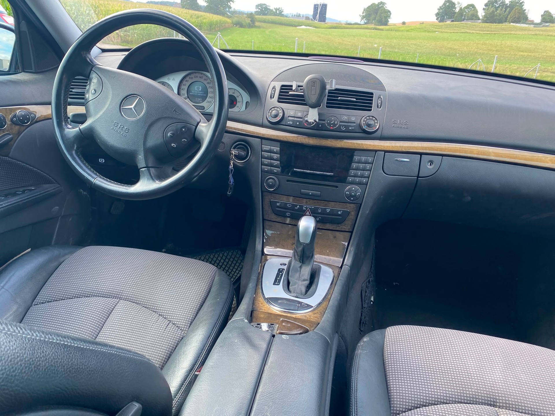 MERCEDES-BENZ E 200 Kompressor Avantgarde-image-6